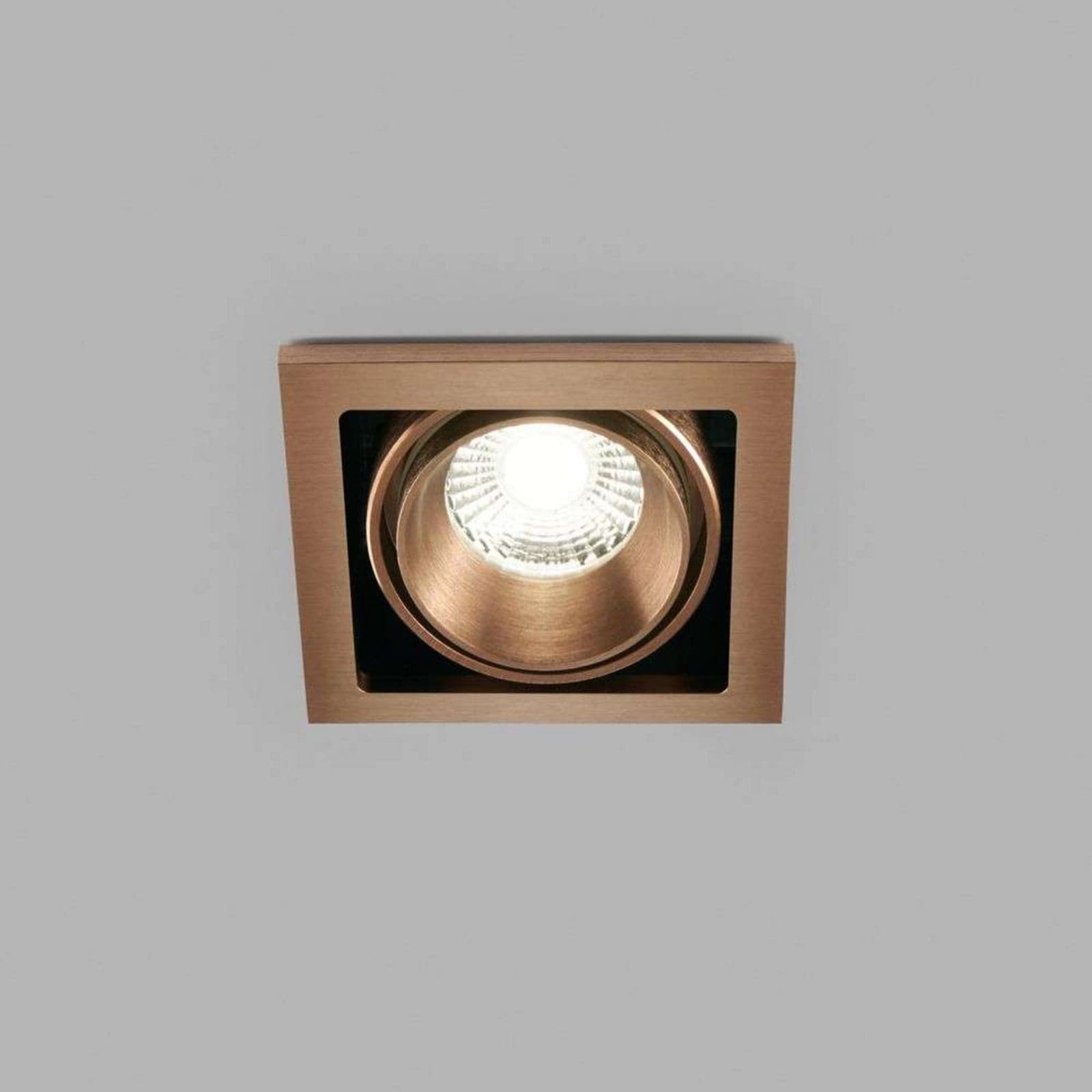 Ghost +1 Innfelte spotlights 9W 2700/3000K Rosegull - LIGHT-POINT - Stue - Metall