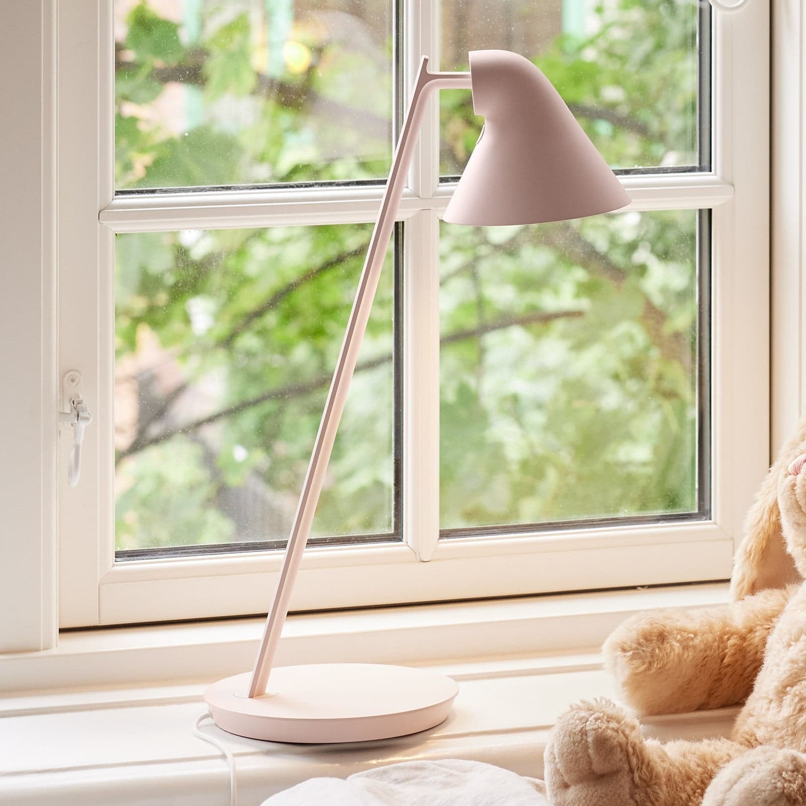 NJP Mini Bordlampe Soft Rose - Louis Poulsen - Stue - Design - Metall - Med skjerm