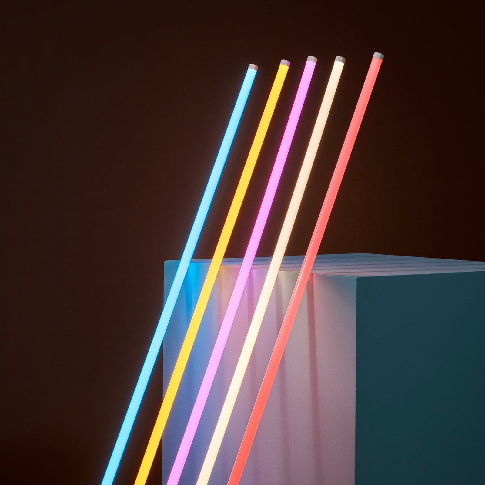 Neon Tube LED-rørpære, blått, lengde 1,5 m, stikkontakt – HAY - Stue - Moderne - Plast - Lineær