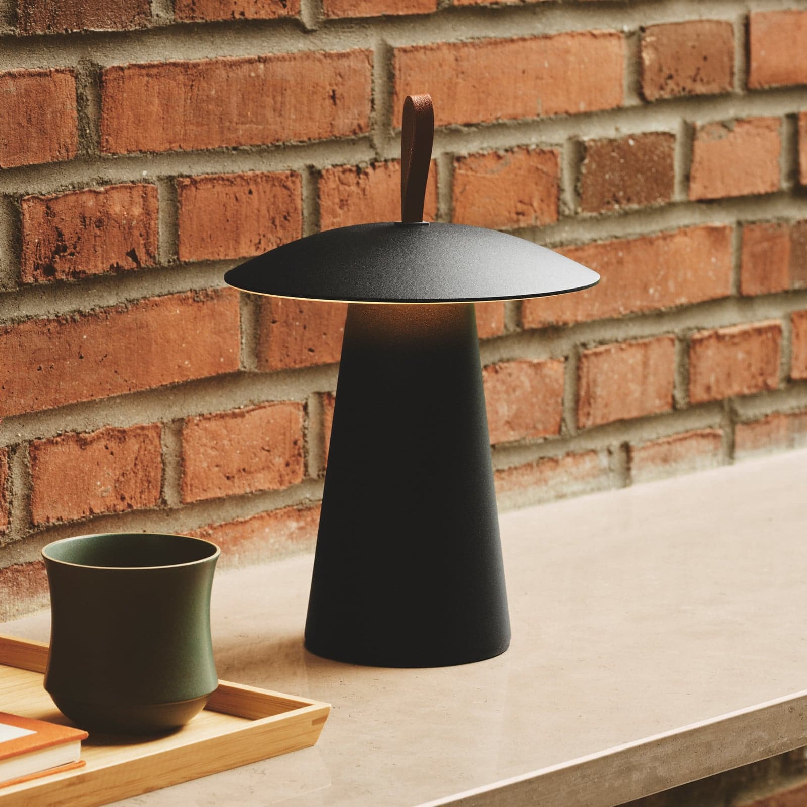 Ara To-Go 2 bærbar bordlampe IP54 svart - Nordlux - Balkong - Aluminium - Med en lyskilde
