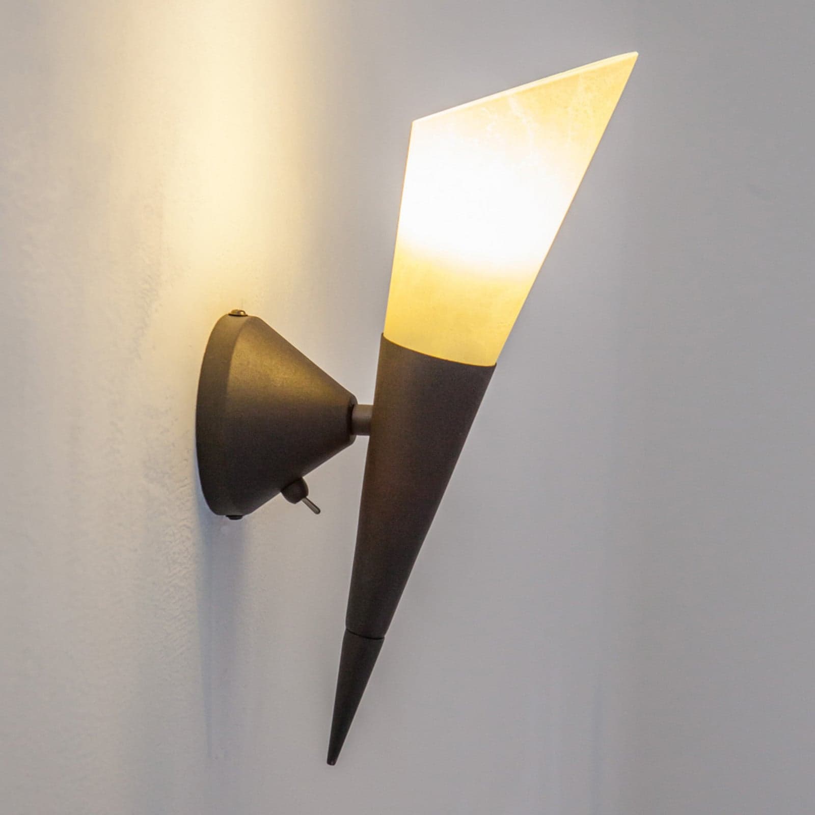 Alva Vegglampe Rust/Cream - Lindby - Entré - Moderne - Metall - Med en lyskilde