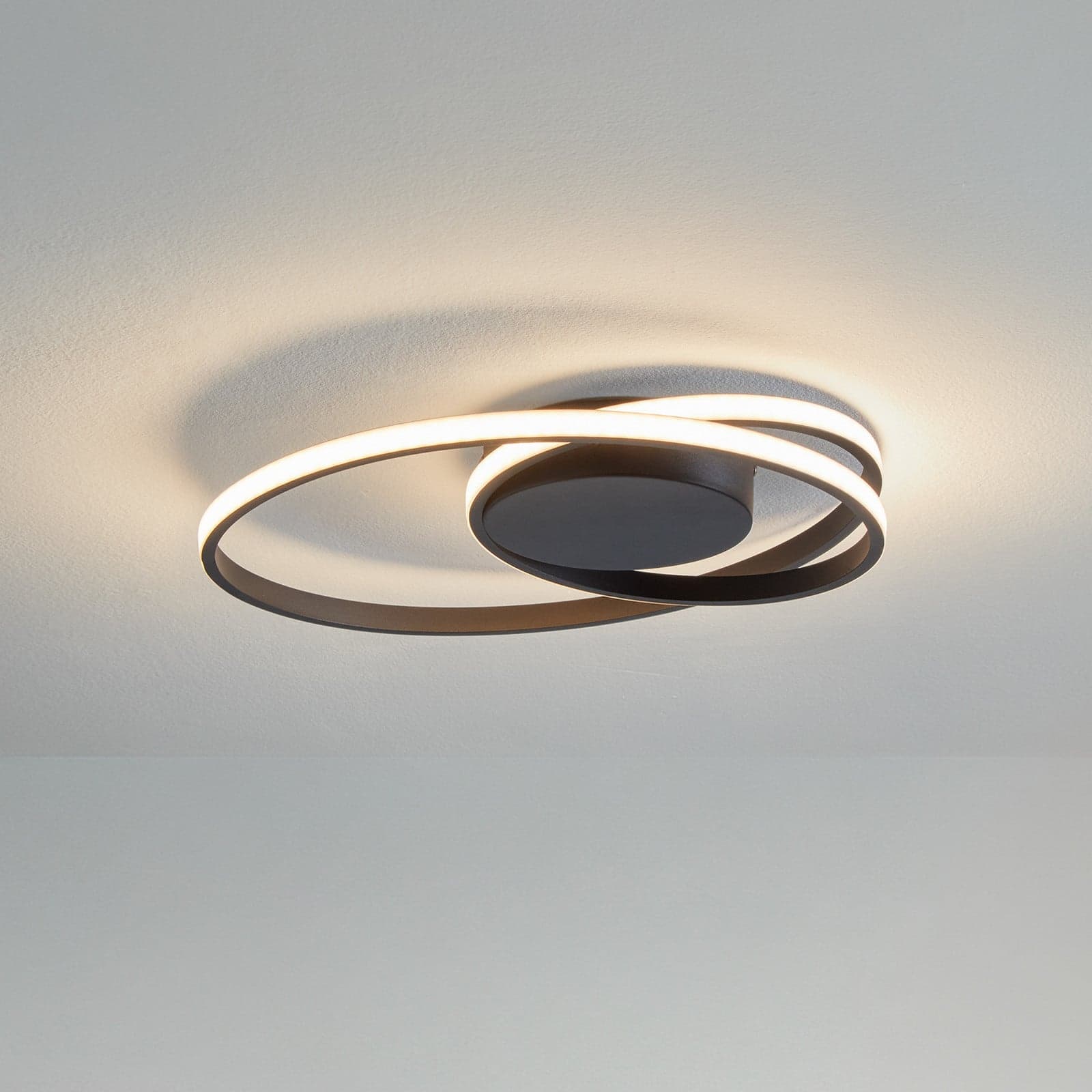 Youna LED-taklampe, svart – Lindby - Stue - Moderne - Metall - Rund