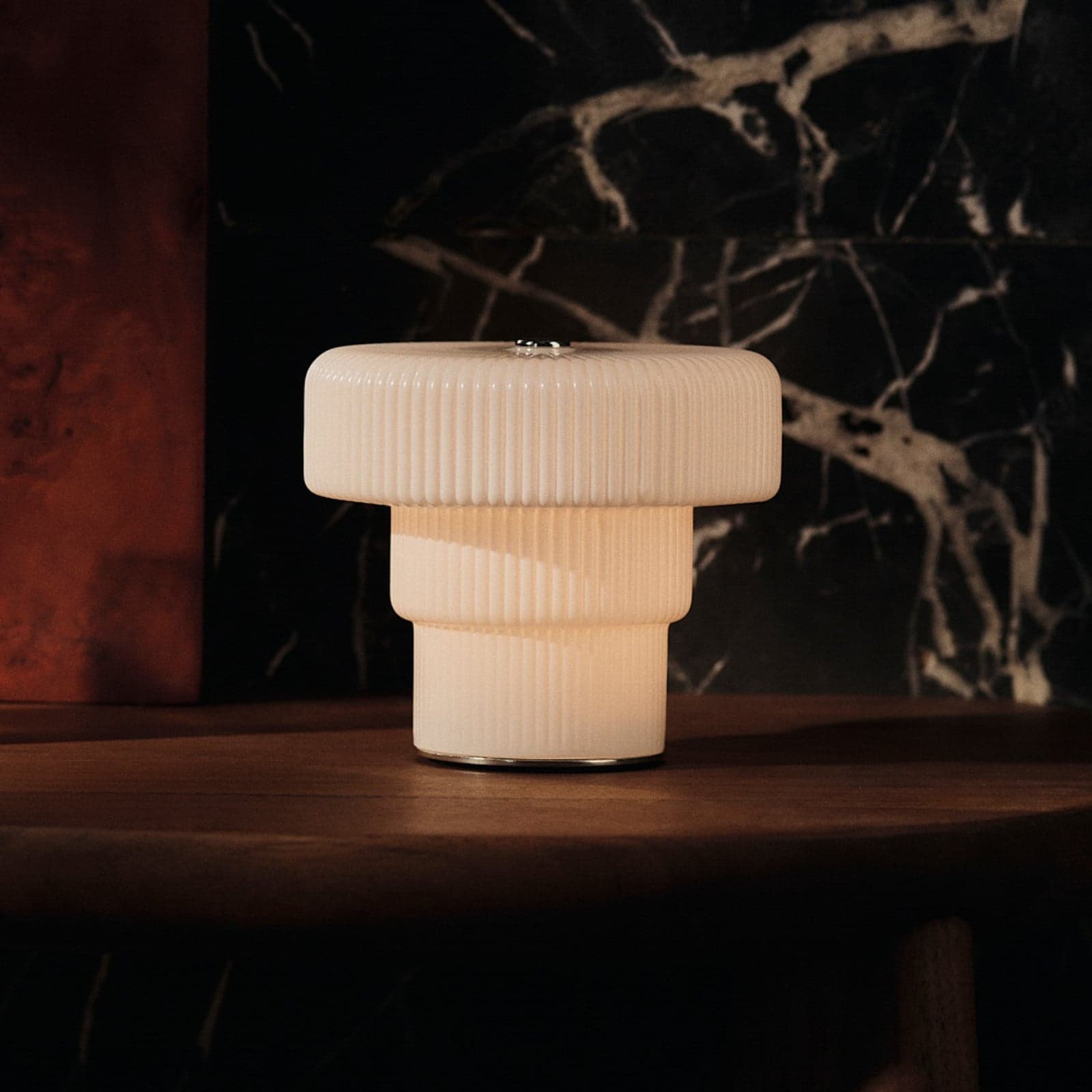 Ripple LED-batteridrevet bordlampe, glass, høyde 10,2 cm - ferm LIVING - Stue - Moderne - Med en lyskilde