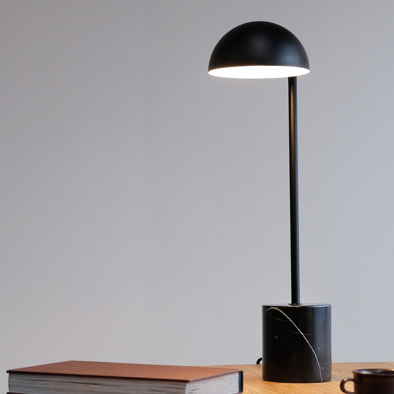 Marble Bordlampe Svart - Dyberg Larsen - Arbeidsrom / kontor - Skandinavisk - Stein - Med en lyskilde