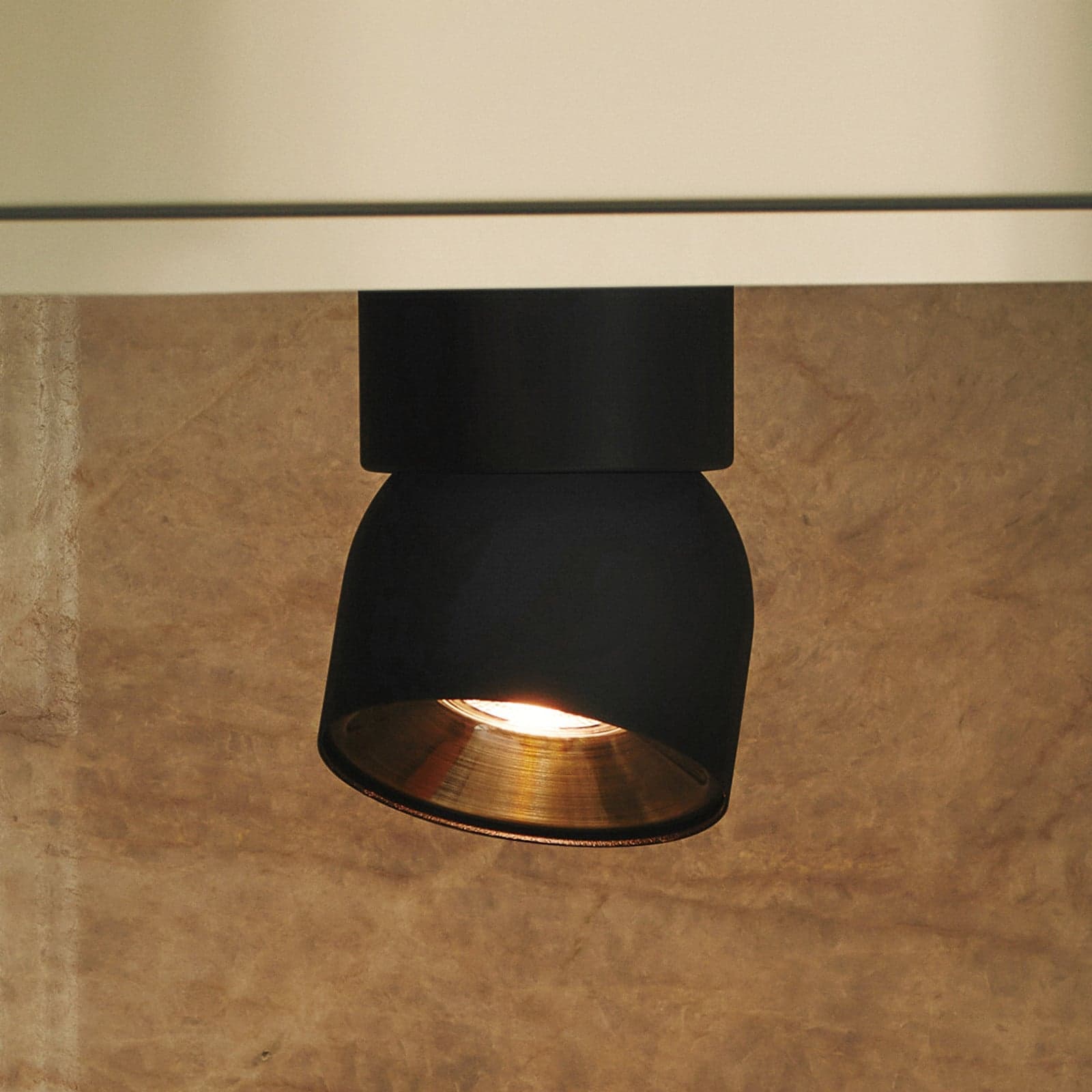 Pitcher Downlight, svart/messing, 1 lyskilde, metall – Nordlux - Stue - Moderne - Med avstand