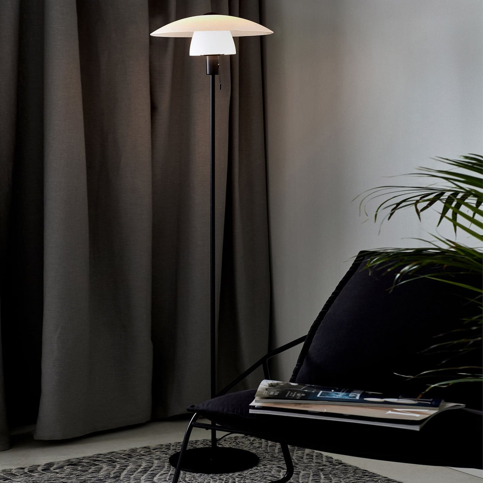 Verona Gulvlampe Opal - Nordlux - Stue - Moderne - Metall - Med skjerm