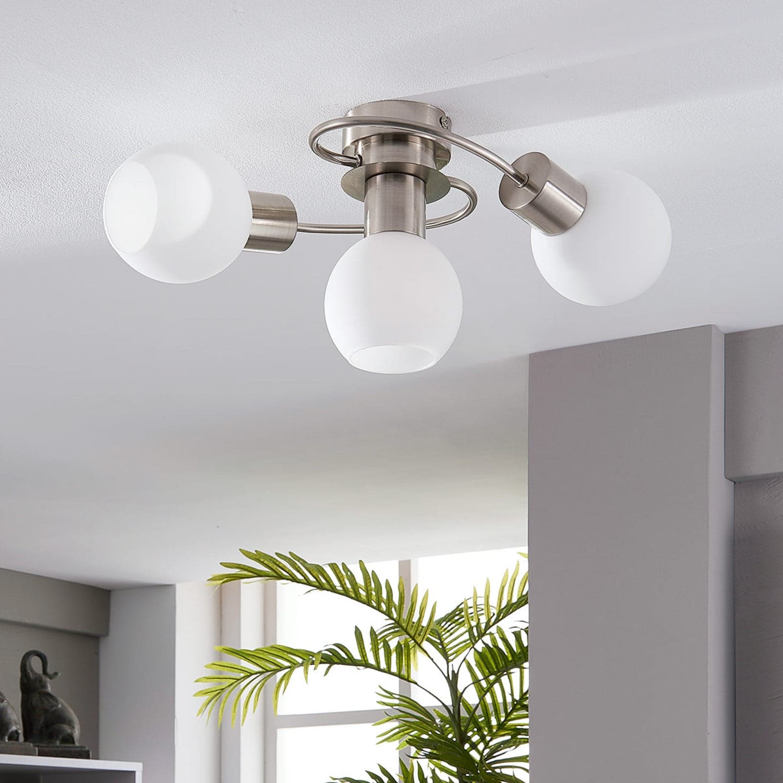 Ciala 3 Taklampe White/Nickel - Lindby - Stue - Moderne - Glass - Kule