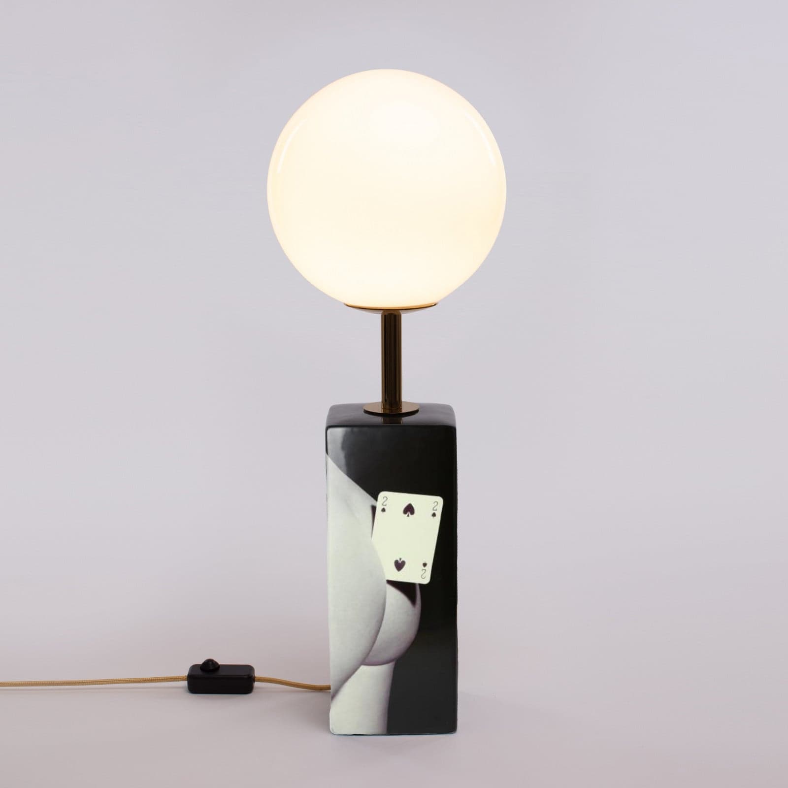 Toiletpaper Bordlampe Two Of Spades - Seletti - Stue - Design - Keramikk