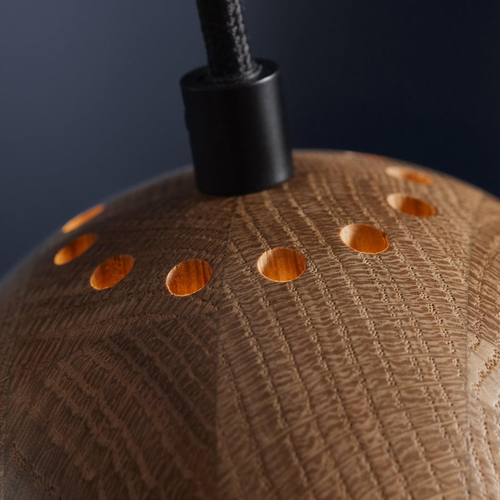 Ball pendellampe Ø12 Oak - FRANDSEN - Stue - Design - Tre - Med skjerm