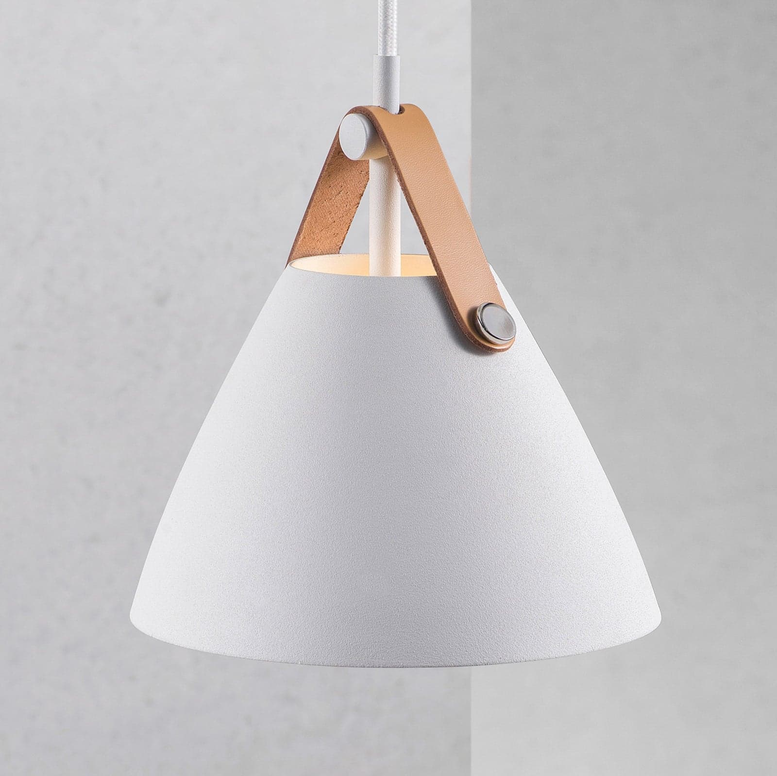 Strap 16 pendellampe hvit - DFTP DFTP by Nordlux - Stue - Moderne - Metall - Med en lyskilde