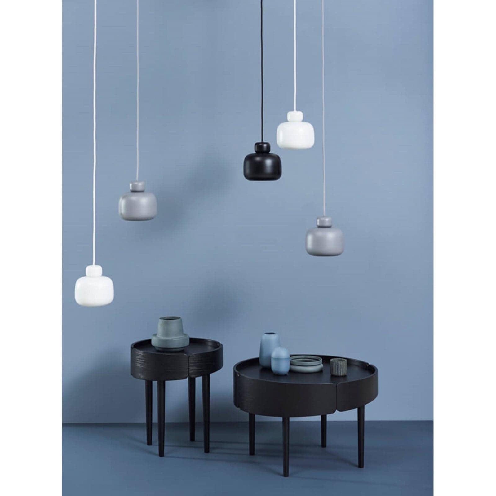 Stone pendellampe Small, hvit, metall, Ø 16 cm - Woud - Kjøkken - Design - Med en lyskilde