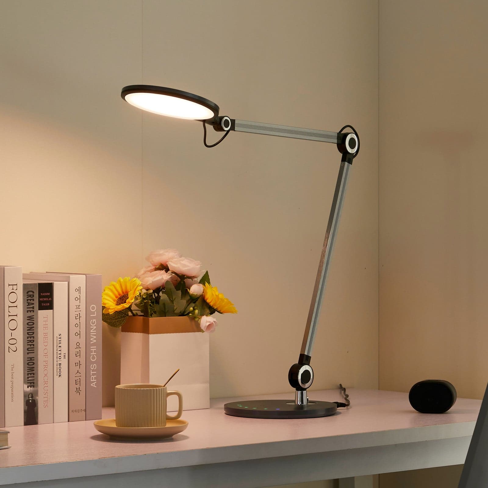 Nyxaris LED Bordlampe CCT Grey - Lucande Lindby - Arbeidsrom / kontor - Moderne - Plast - Med en lyskilde