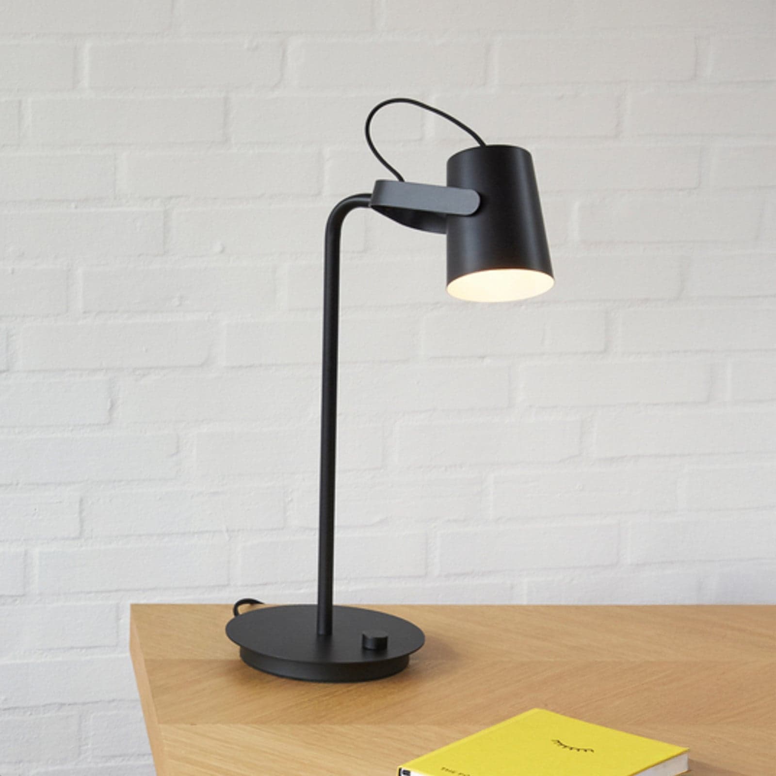Ardent Bordlampe Black - Hübsch - Arbeidsrom / kontor - Metall - Med en lyskilde