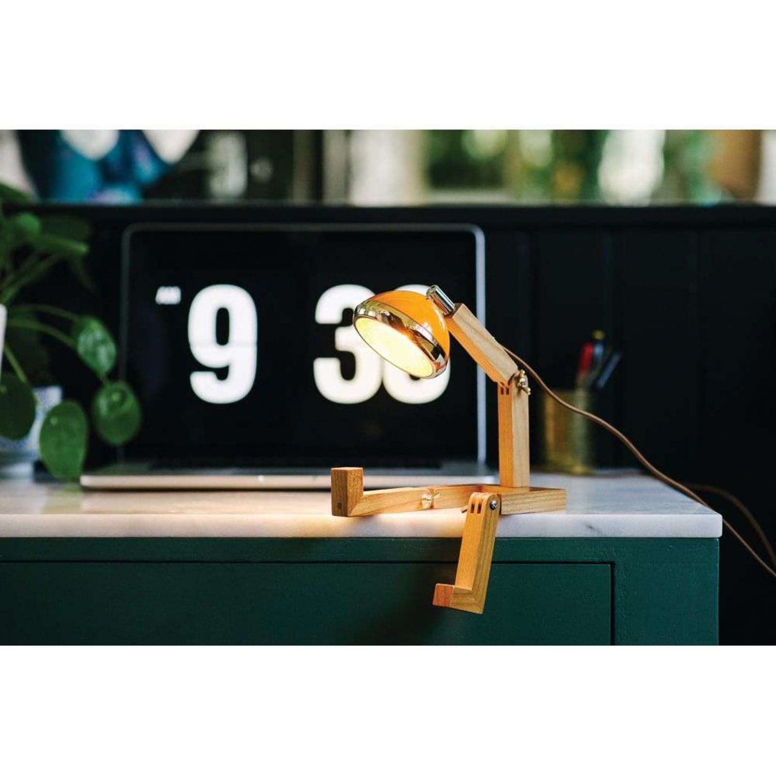 MR. WATTSON LED-bordlampe, 11 cm, grå – Piffany Copenhagen - Stue - Vintage - Tre - Med en lyskilde