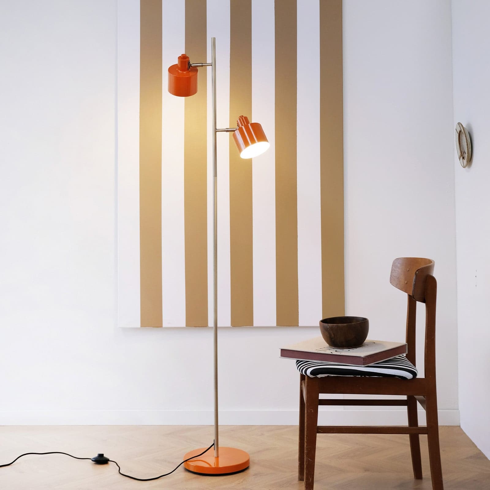 Ocean gulvlampe, oransje, høyde 160 cm, 2 lyskilder - Dyberg Larsen - Stue - Skandinavisk - Metall - Med skjerm