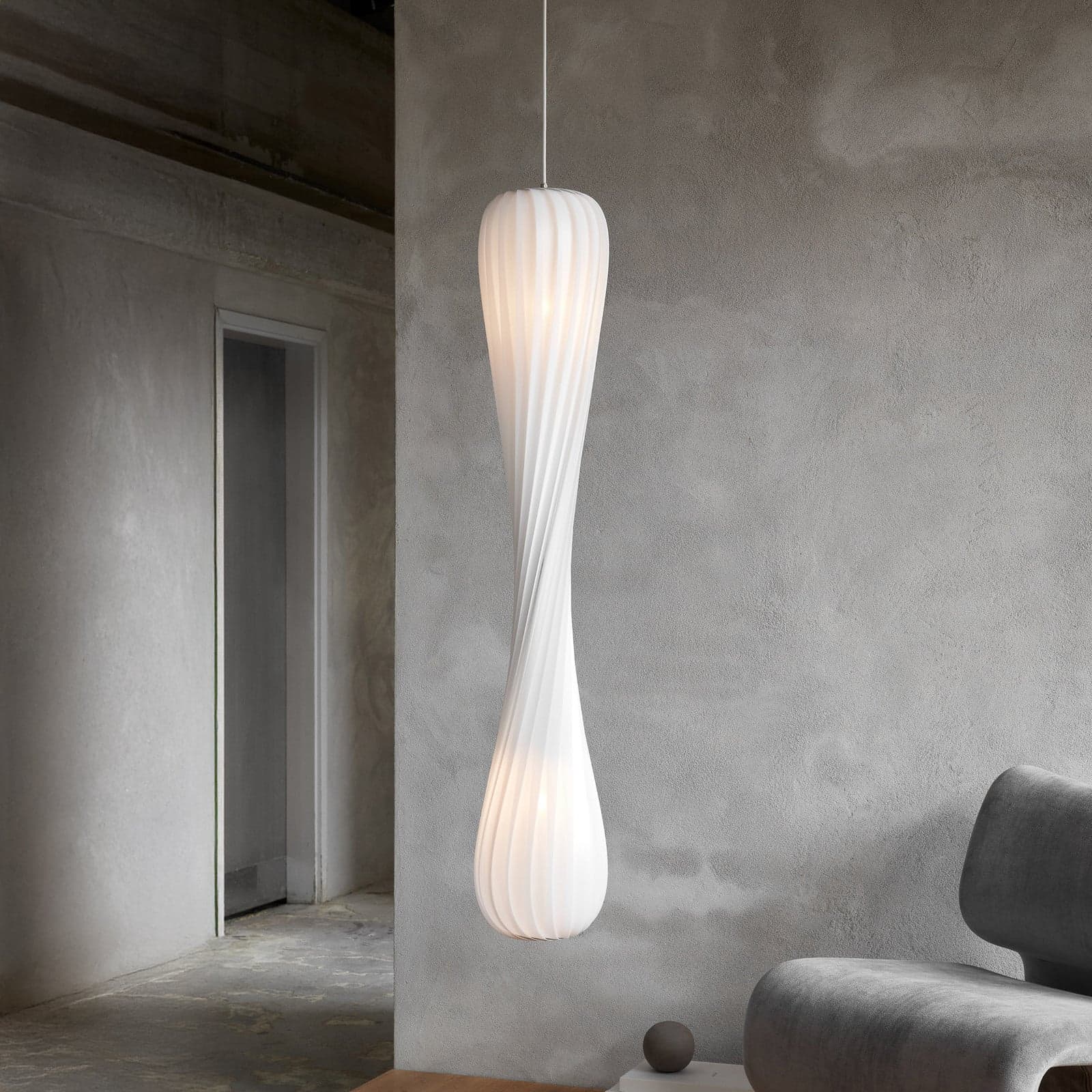 Hengelampe TR7 av plast (PP), 145 cm høy, E27 – Tom Rossau - Stue - Design - Med en lyskilde