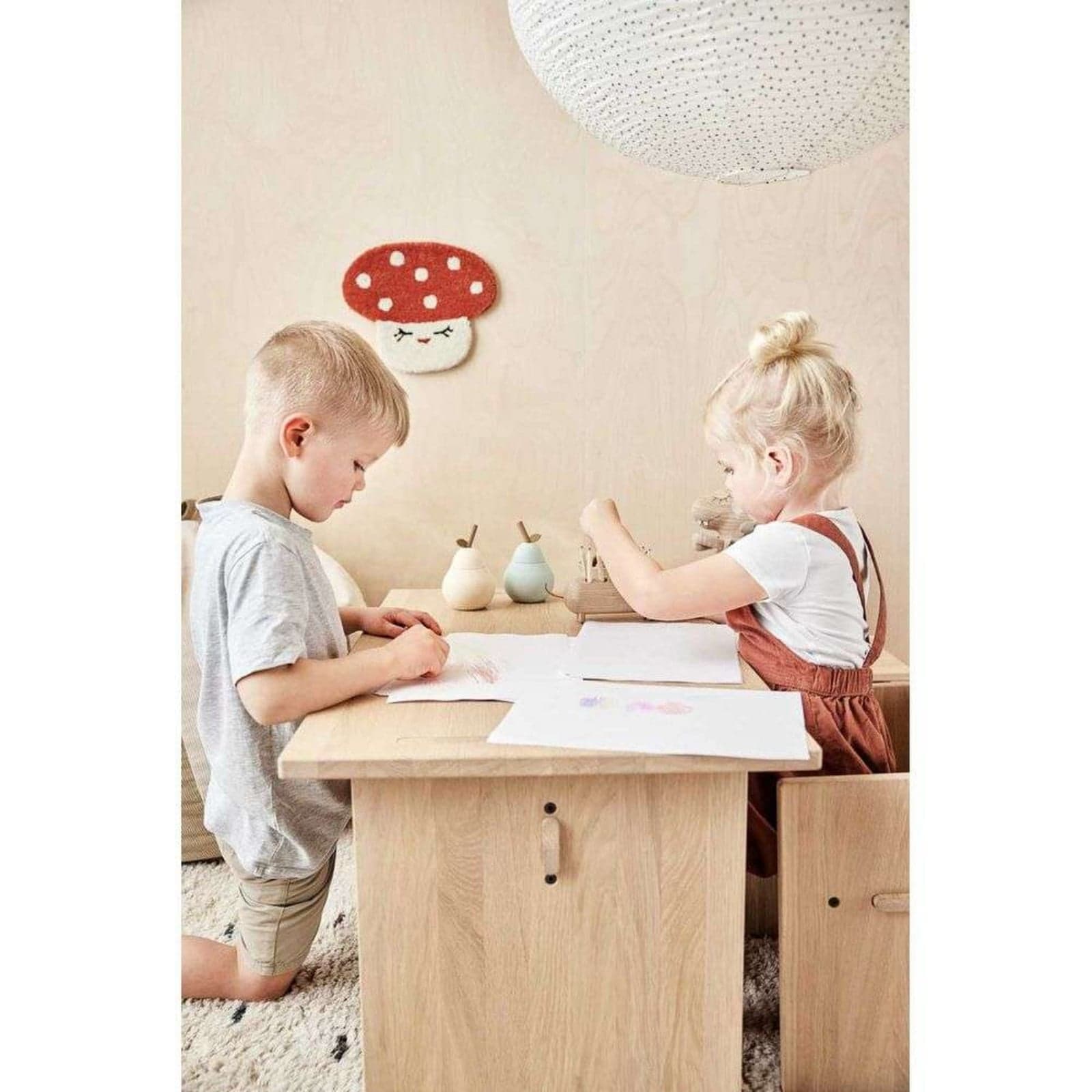Moyo lampeskjerm, hvit/prikker, Ø 31 cm – OYOY Living Design Moyo S - Papir / kartong