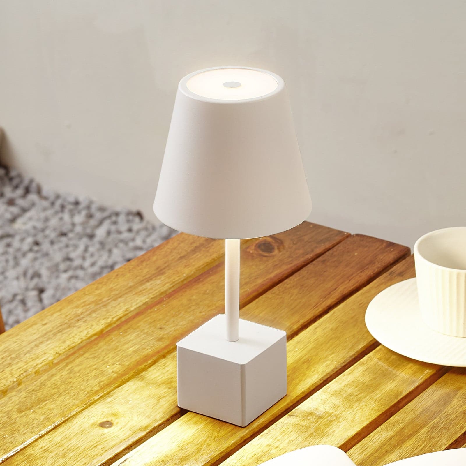Janea Cube Portable Bordlampe Dim. IP54 Hvit - Lindby - Terrasse - Moderne - Metall - Med en lyskilde