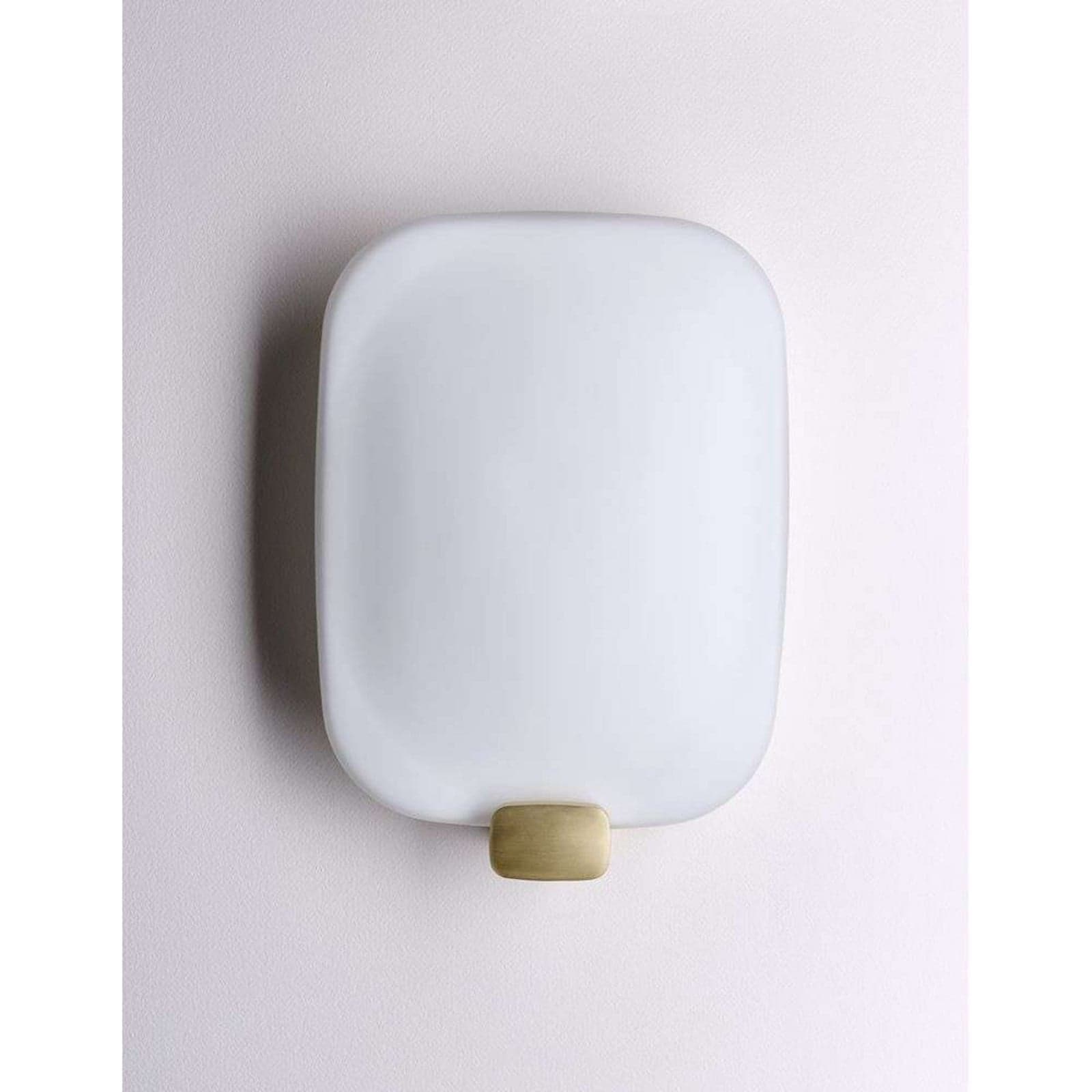 Light Me Tender M Vegglampe Vertical Brass - DCW - Entré - Glass