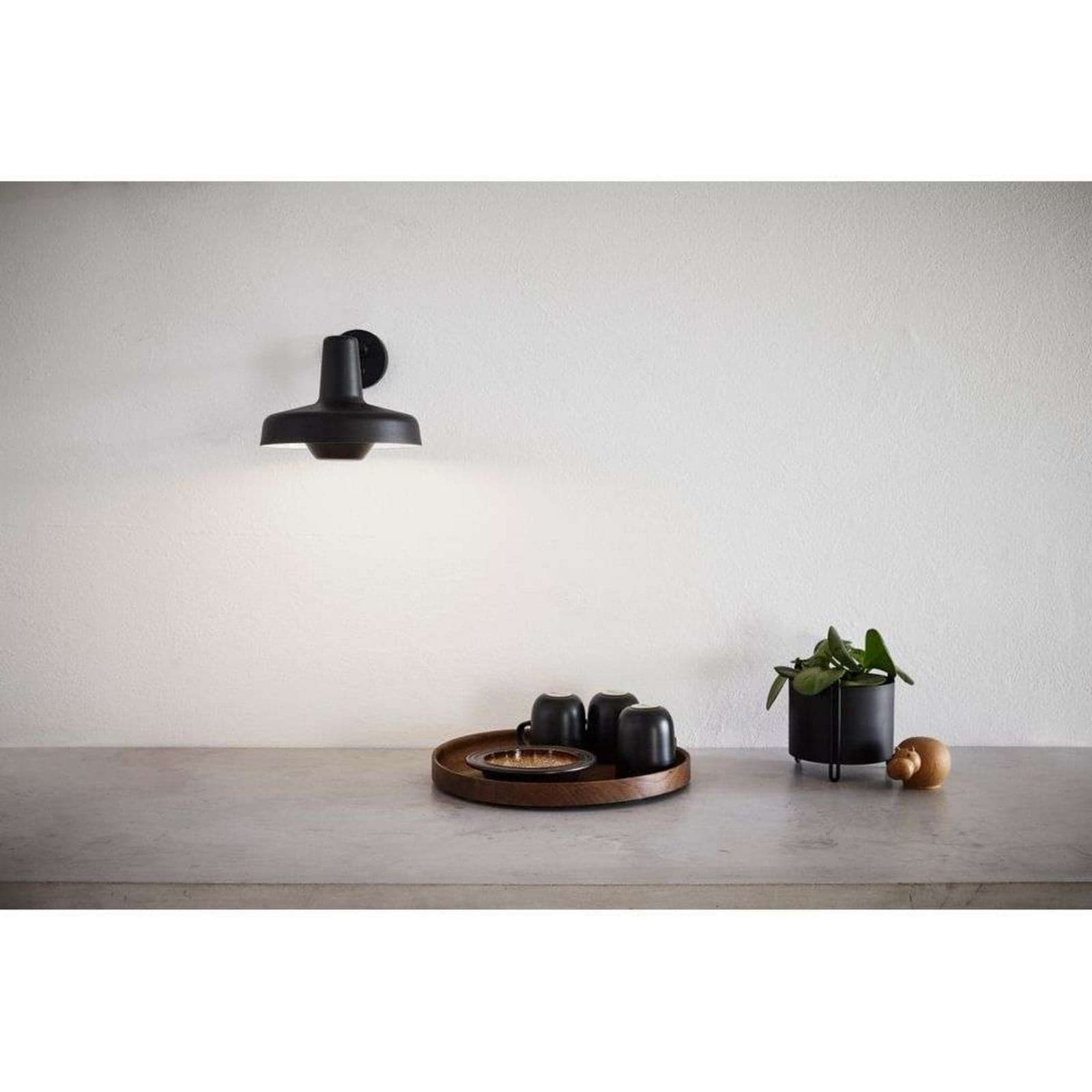 Arigato Vegglampe Extra Short Black - Grupa - Stue - Vintage - Aluminium
