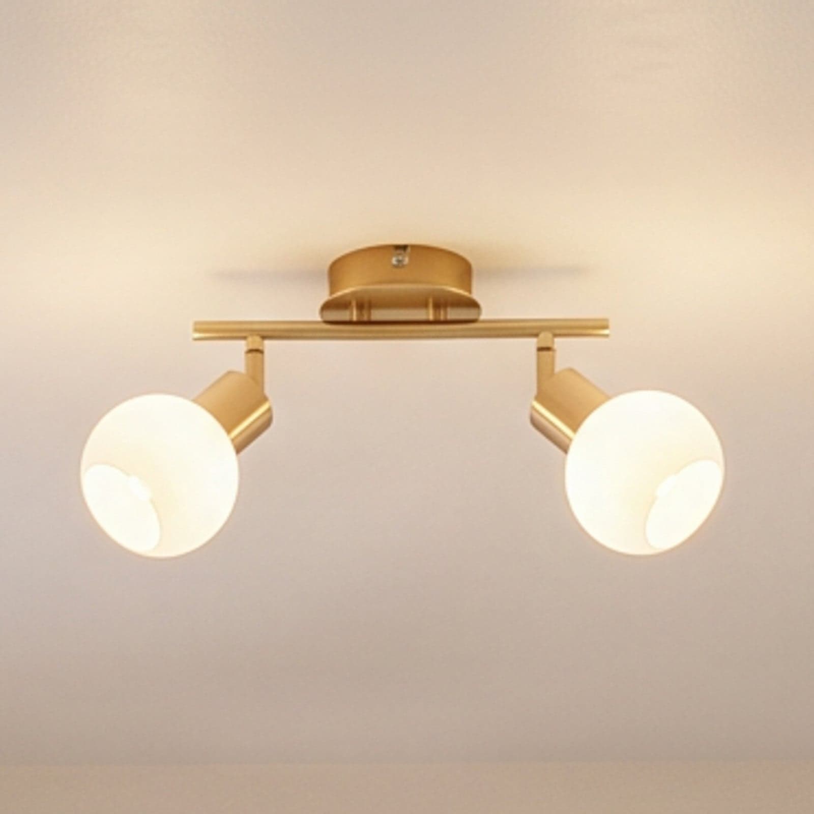 Elaina 2 Taklampe Brass/Opal - Lindby - Stue - Moderne - Metall - Med flere lyskilder