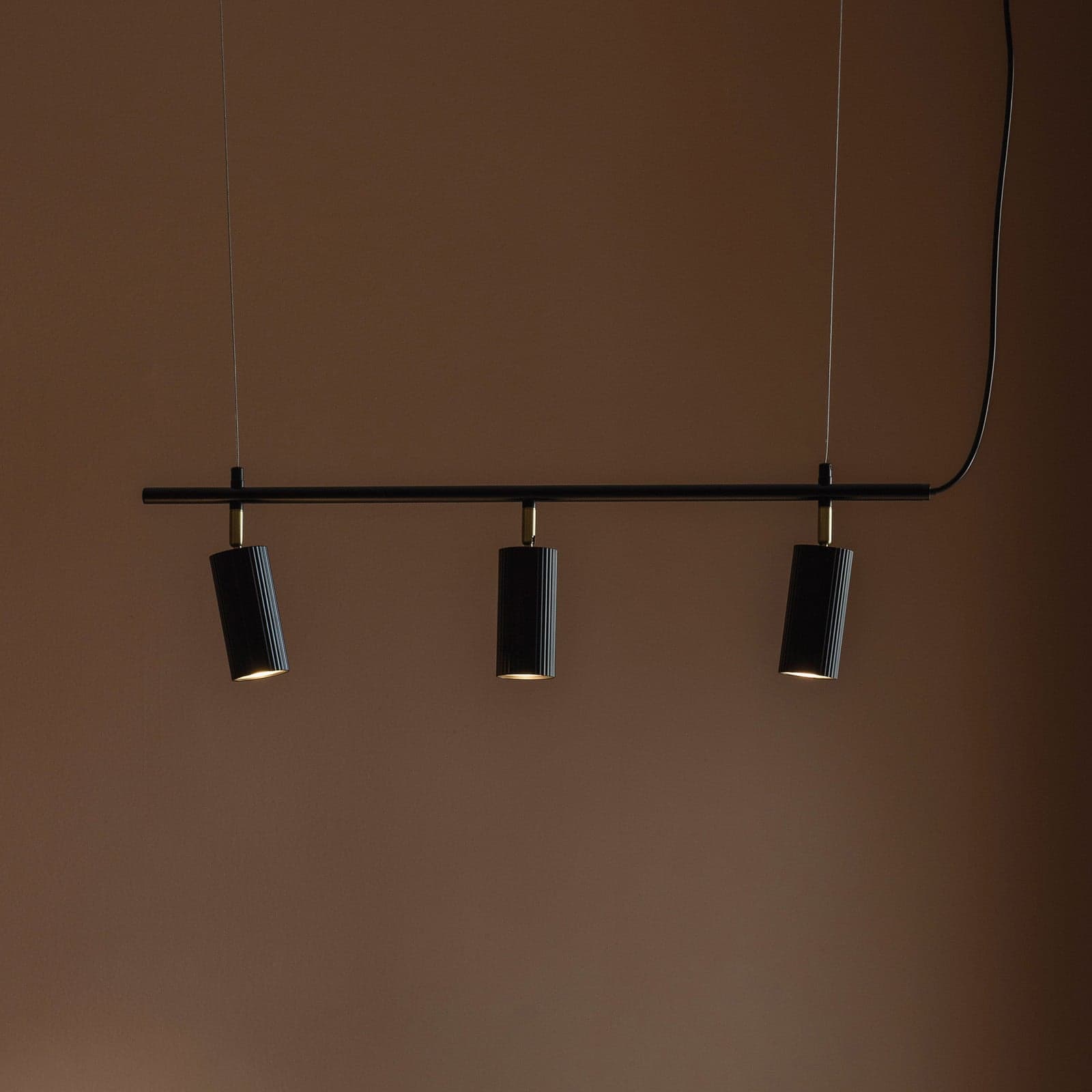 Hubble 3 pendellampe, svart, lengde 75 cm – Globen Lighting - Spisestue - Skandinavisk - Aluminium - Med flere lyskilder