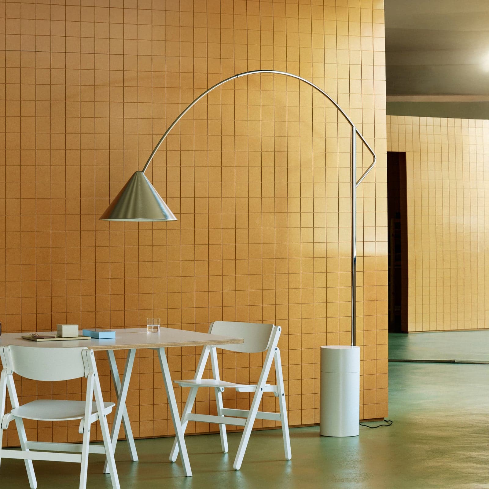 Compass gulvlampe, aluminium, høyde 217 cm, E27 – HAY - Stue - Design - Med en lyskilde