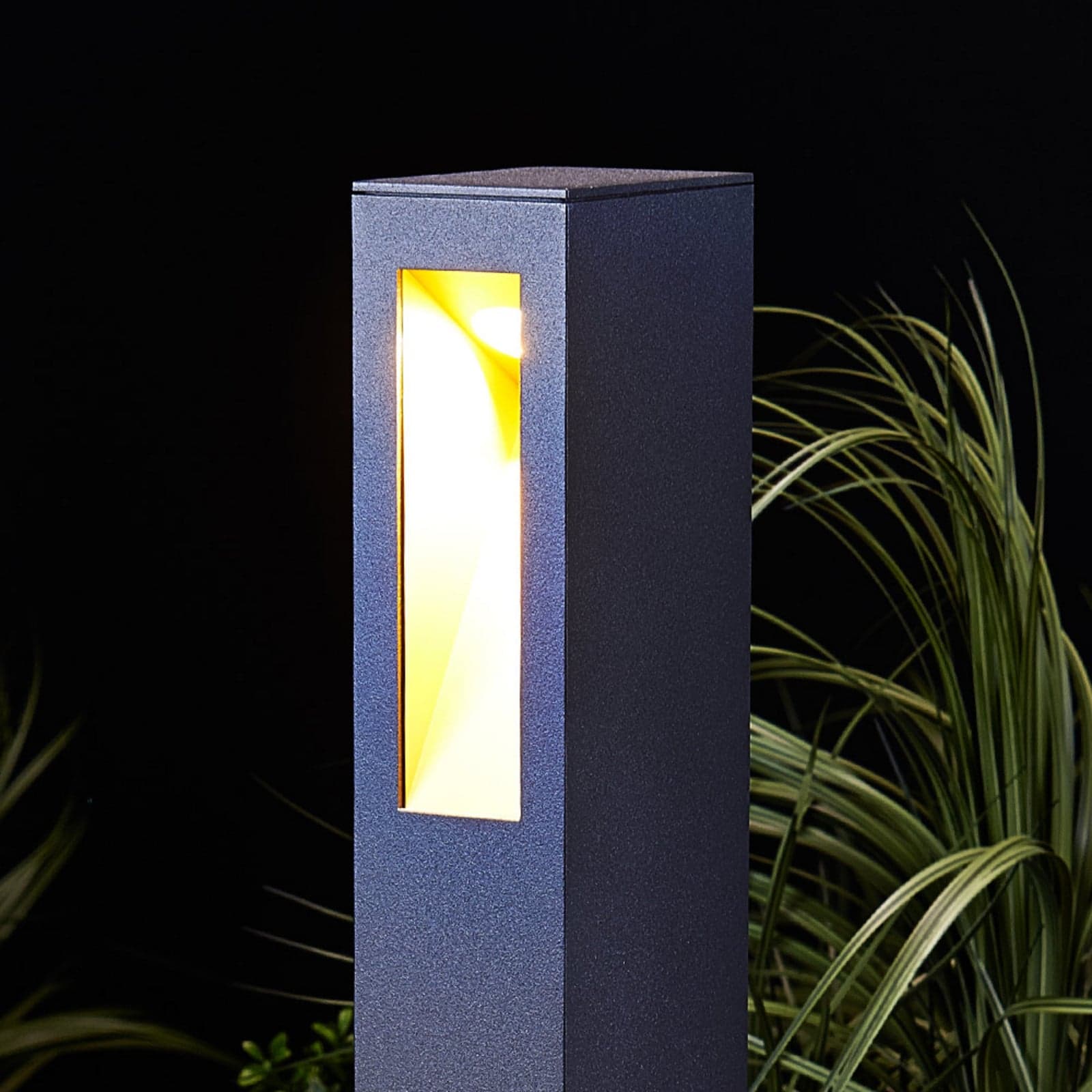 Jenke LED Hage Lampe Graphite - Lucande - Terrasse - Moderne - Metall - Med en lyskilde