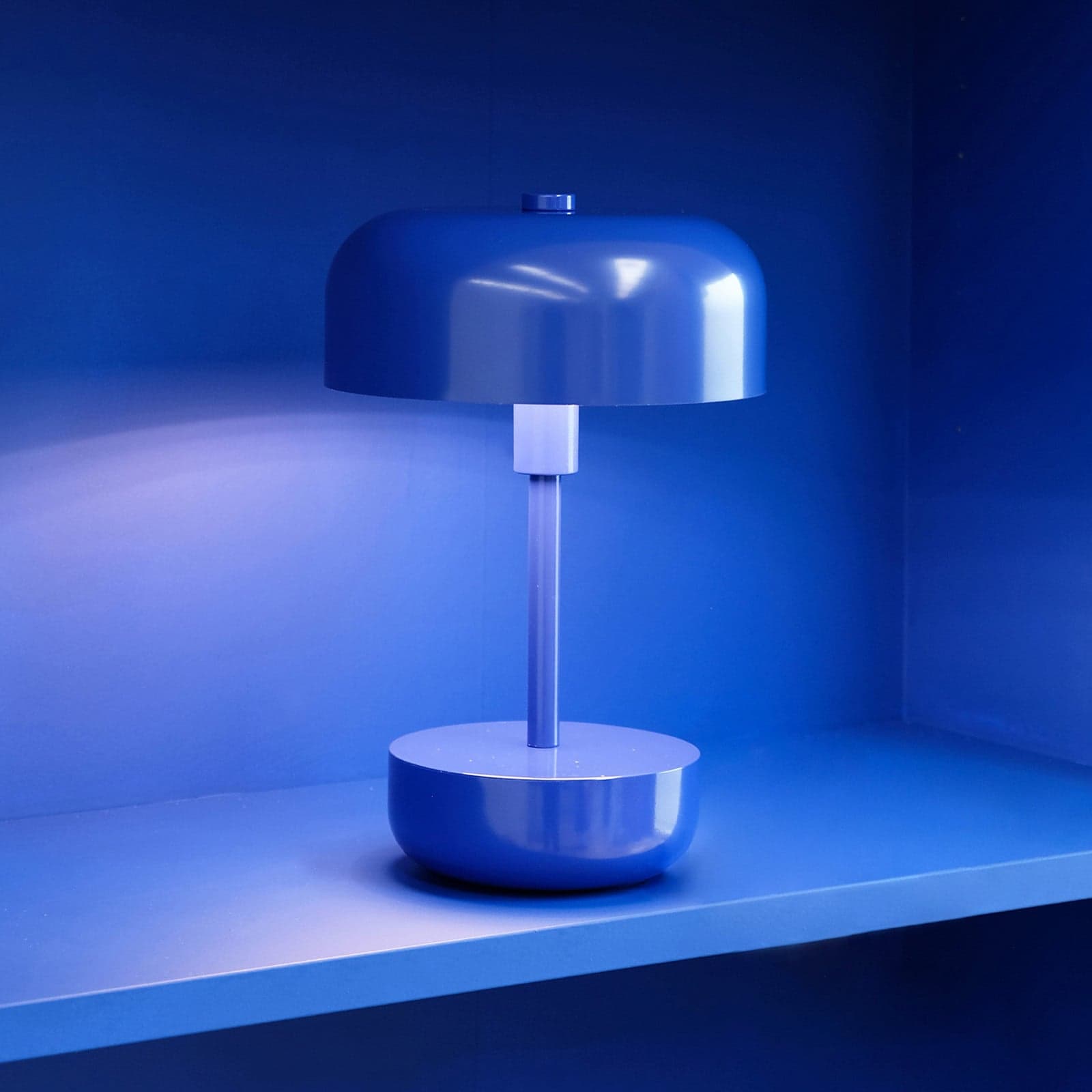 Haipot LED Portable Bordlampe Blue - Dyberg Larsen - Stue - Moderne - Metall - Med skjerm