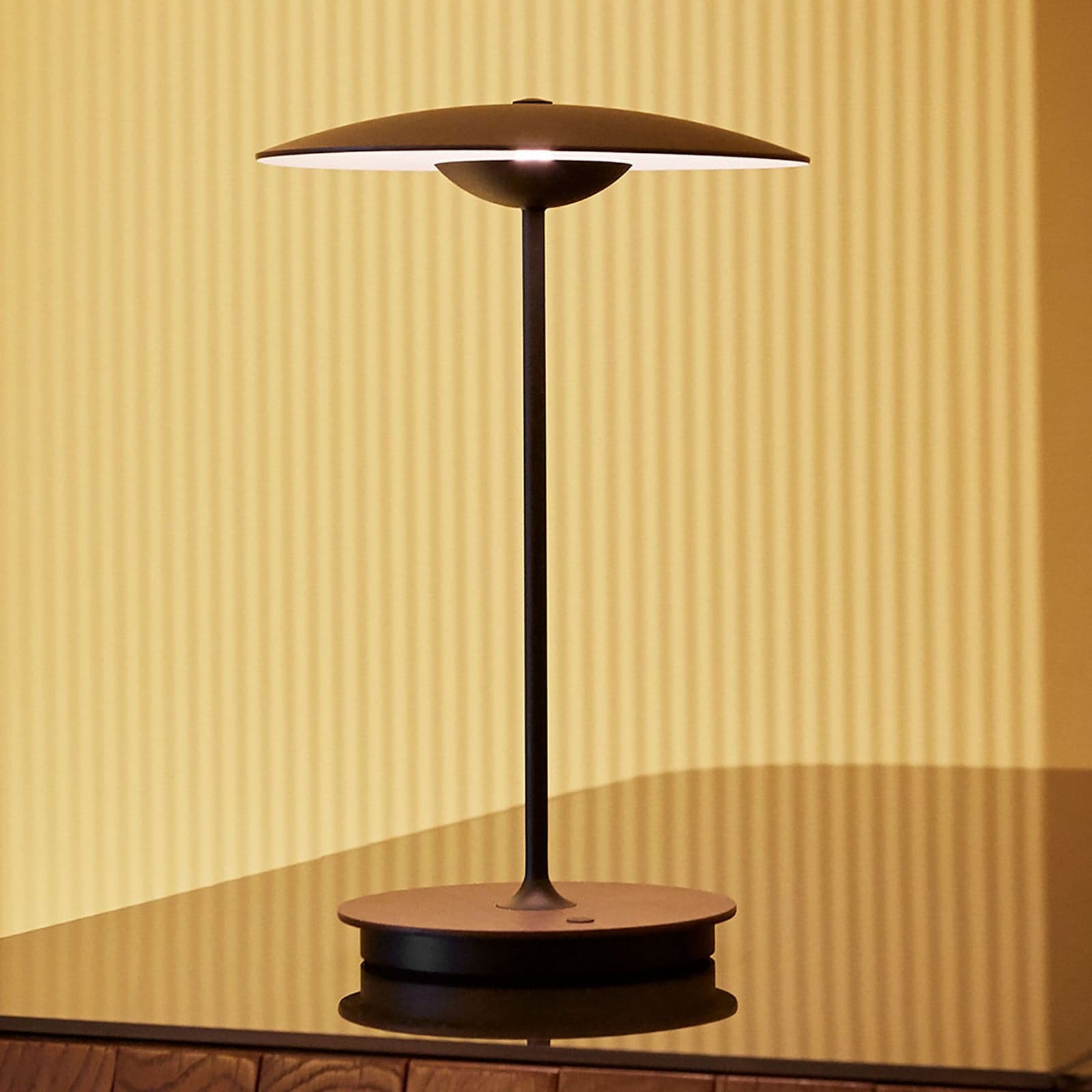 Ginger 20M bordlampe, Portable Oak – MARSET - Stue - Design - Tre - Med skjerm