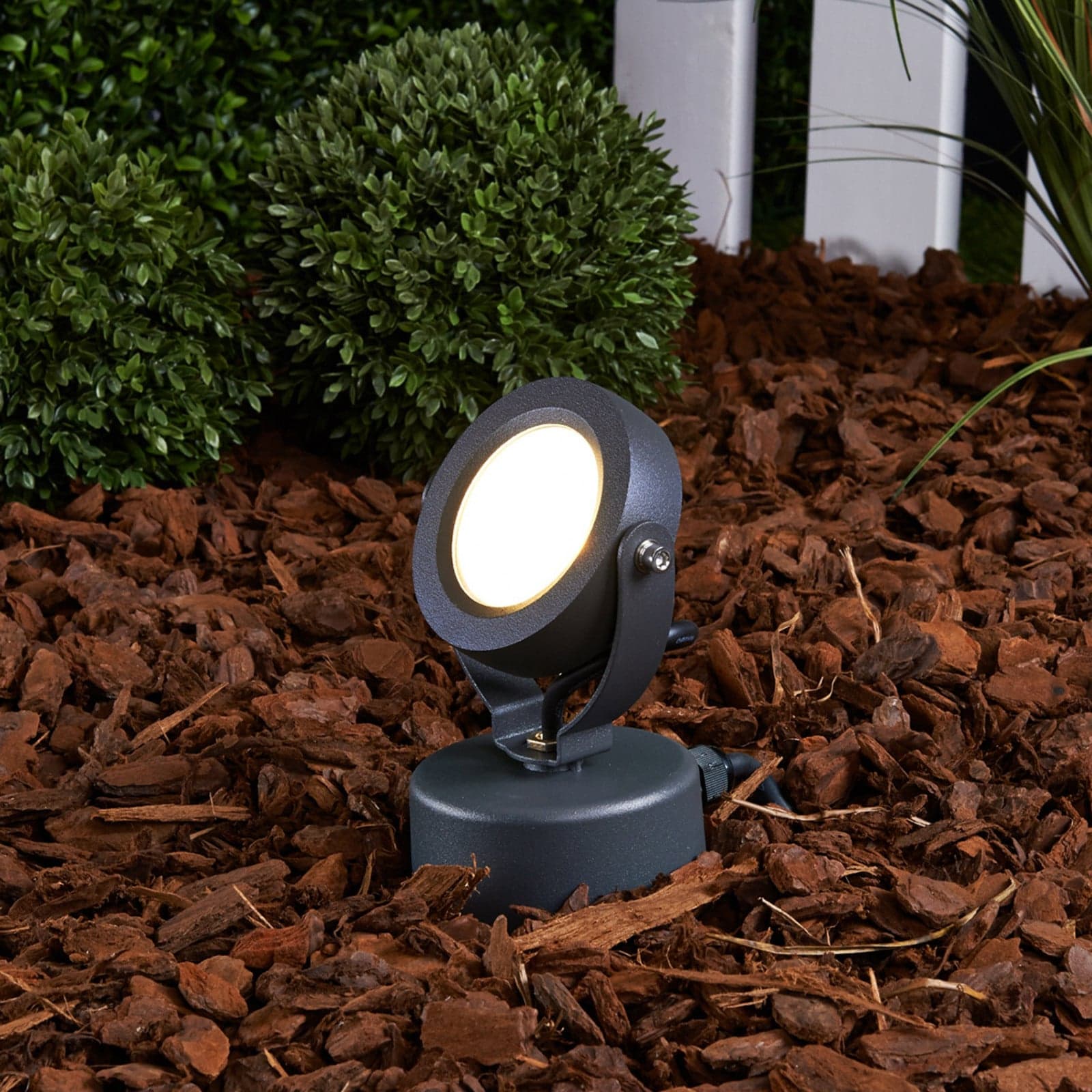 Gavin Utendørs Spot w/Spike Graphite - Lucande - Terrasse - Moderne - Metall - Med en lyskilde