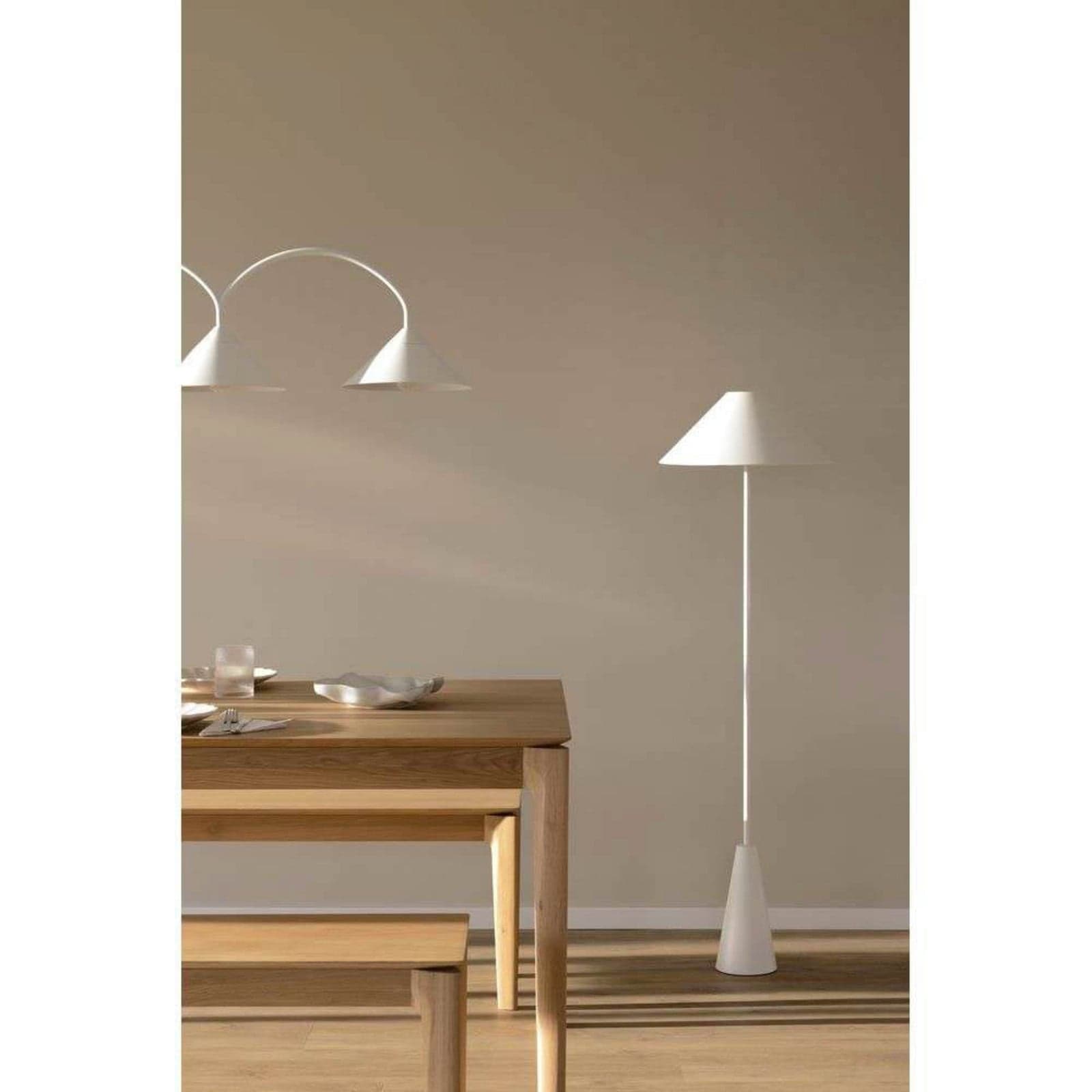 Cannes Gulvlampe White - Globen Lighting - Stue - Metall