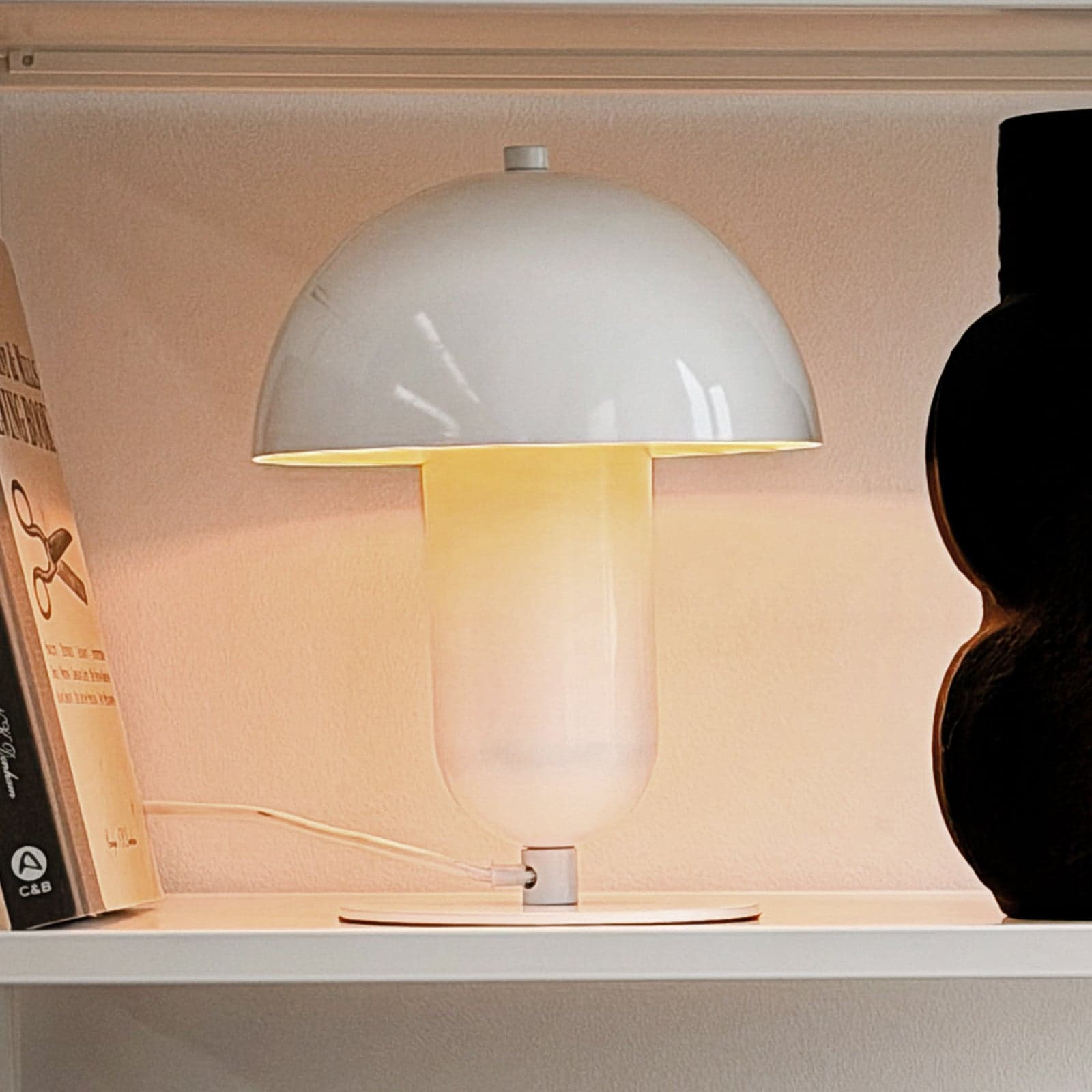 Movie bordlampe, hvit, metall, E27 – Dyberg Larsen - Stue - Design - Med en lyskilde