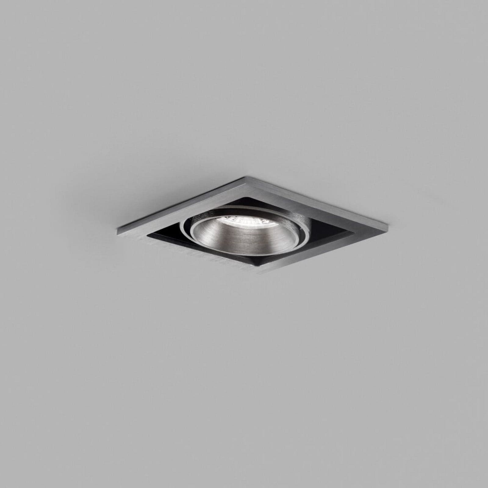Ghost 1 Innbygningsspot 6W 2700/3000K Titanium - LIGHT-POINT - Kjøkken - Metall