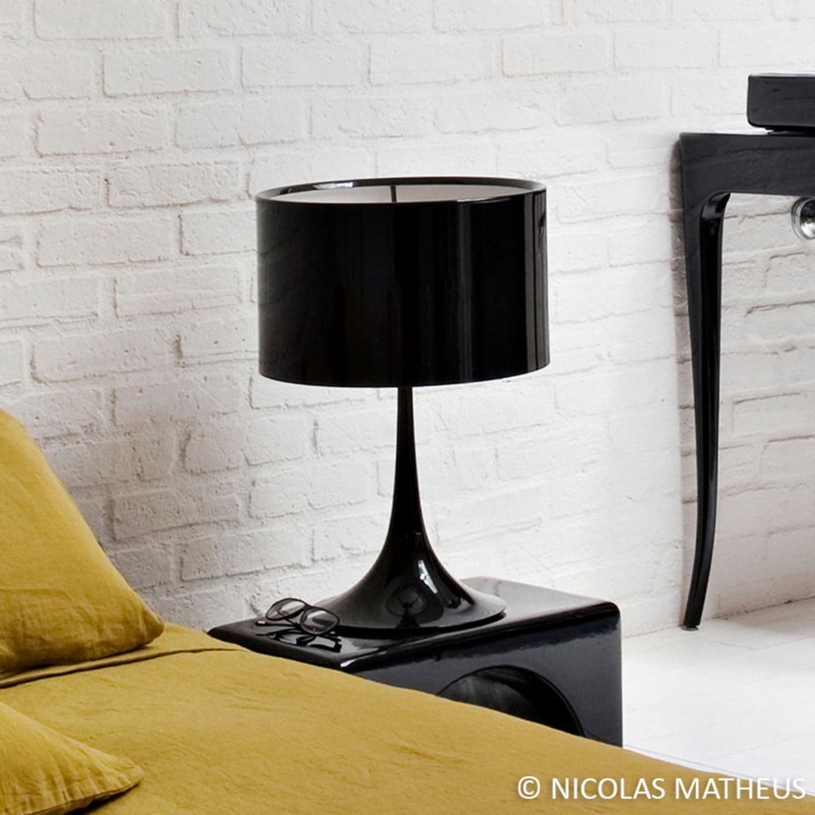 Spun Light Bordlampe 1 Svart - Flos - Stue - Design - Metall - Med skjerm