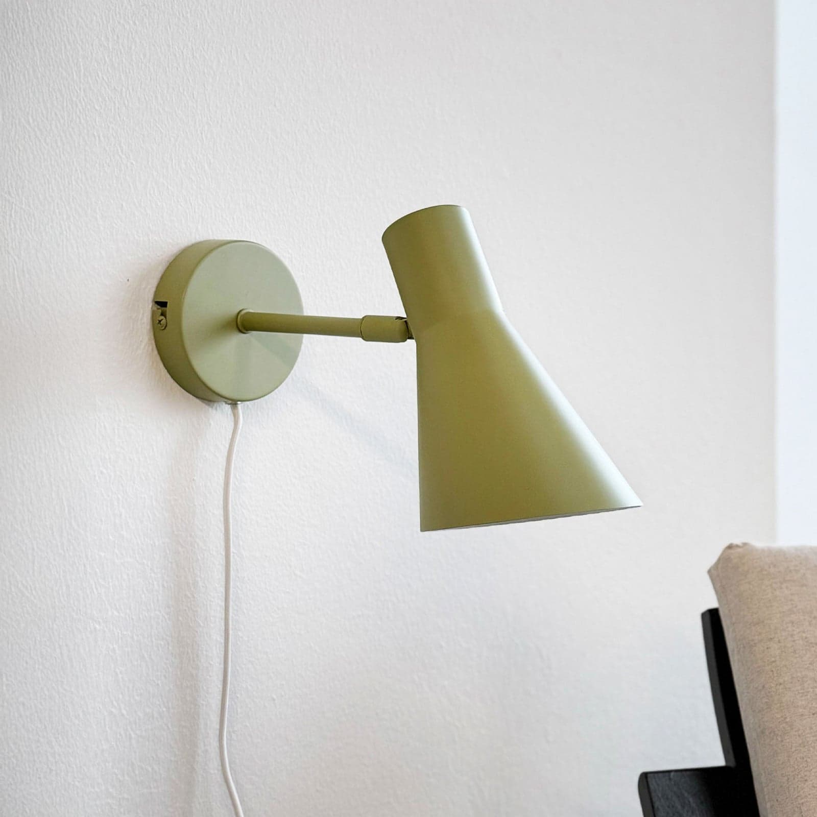 DL12 vegglampe, grønn, E27, metall - Dyberg Larsen - Stue - Skandinavisk - Rund