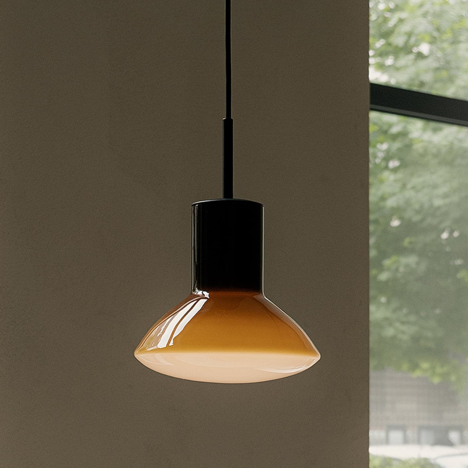 Onda pendellampe, oker, Ø 17 cm, glass, GU10 - GRUPA - Stue - Design - Aluminium - Med en lyskilde
