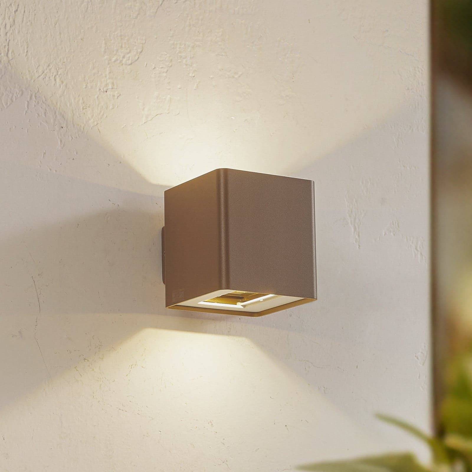 Aaron LED Utendørs Vegglampe Brun - Lucande - Terrasse - Moderne - Aluminium - Med en lyskilde