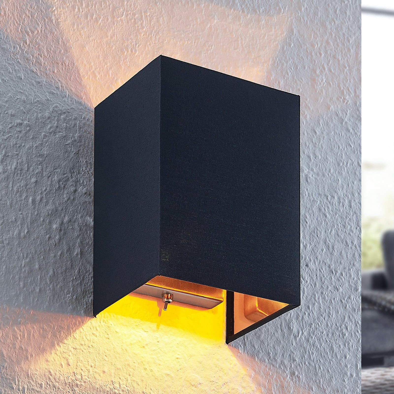 Lukani Vegglampe Black/Gold/Nickel - Lindby - Stue - Moderne - Stoff / Tekstil - Kantet
