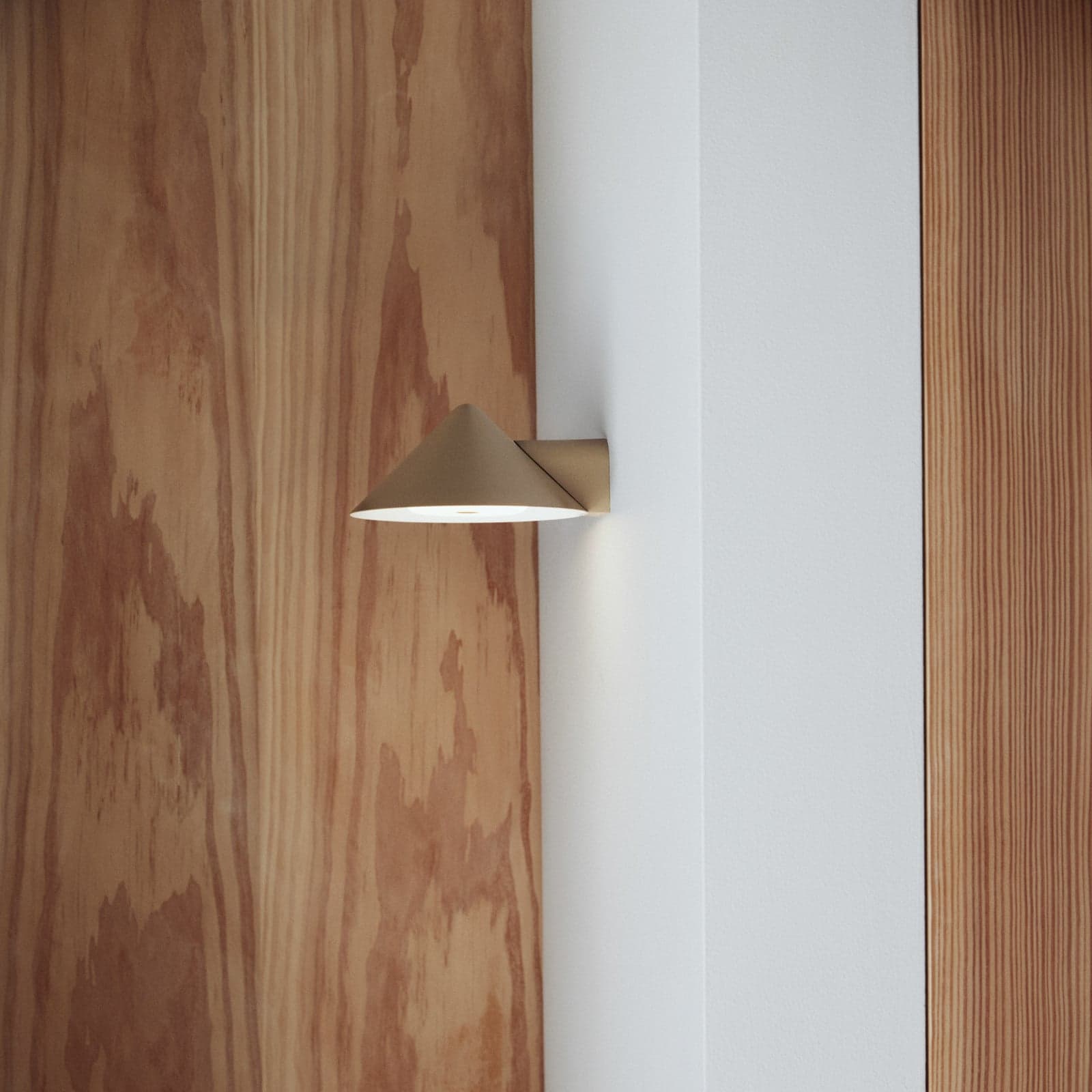 Grasp LED-vegglampe med batteri, sandgrå, bredde 15 cm – FRANDSEN - Entré - Design - Metall - Med en lyskilde