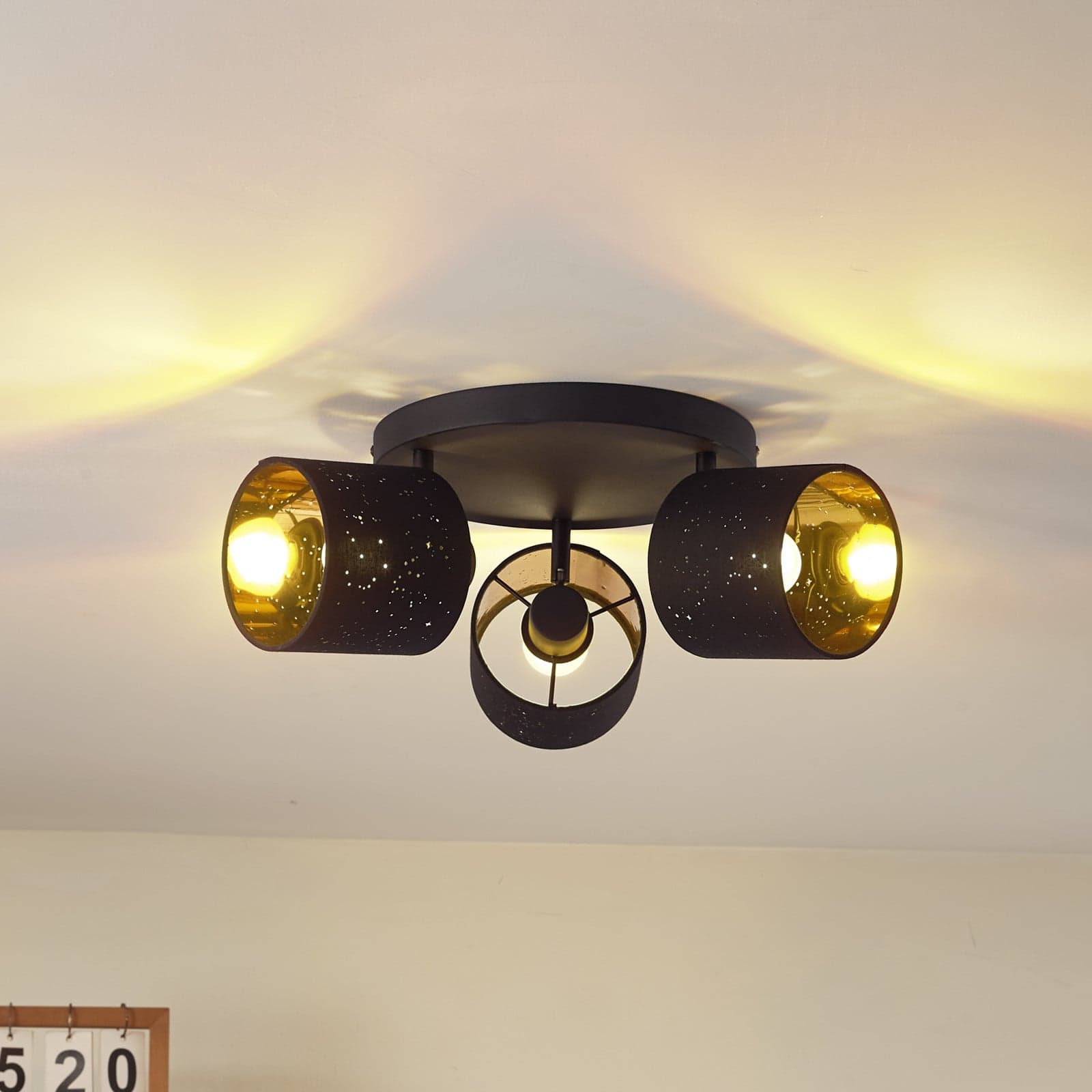 Vasilia 3 Taklampe w/Pattern Svart/Guld - Lindby - Stue - Moderne - Stoff / Tekstil - Med flere lyskilder