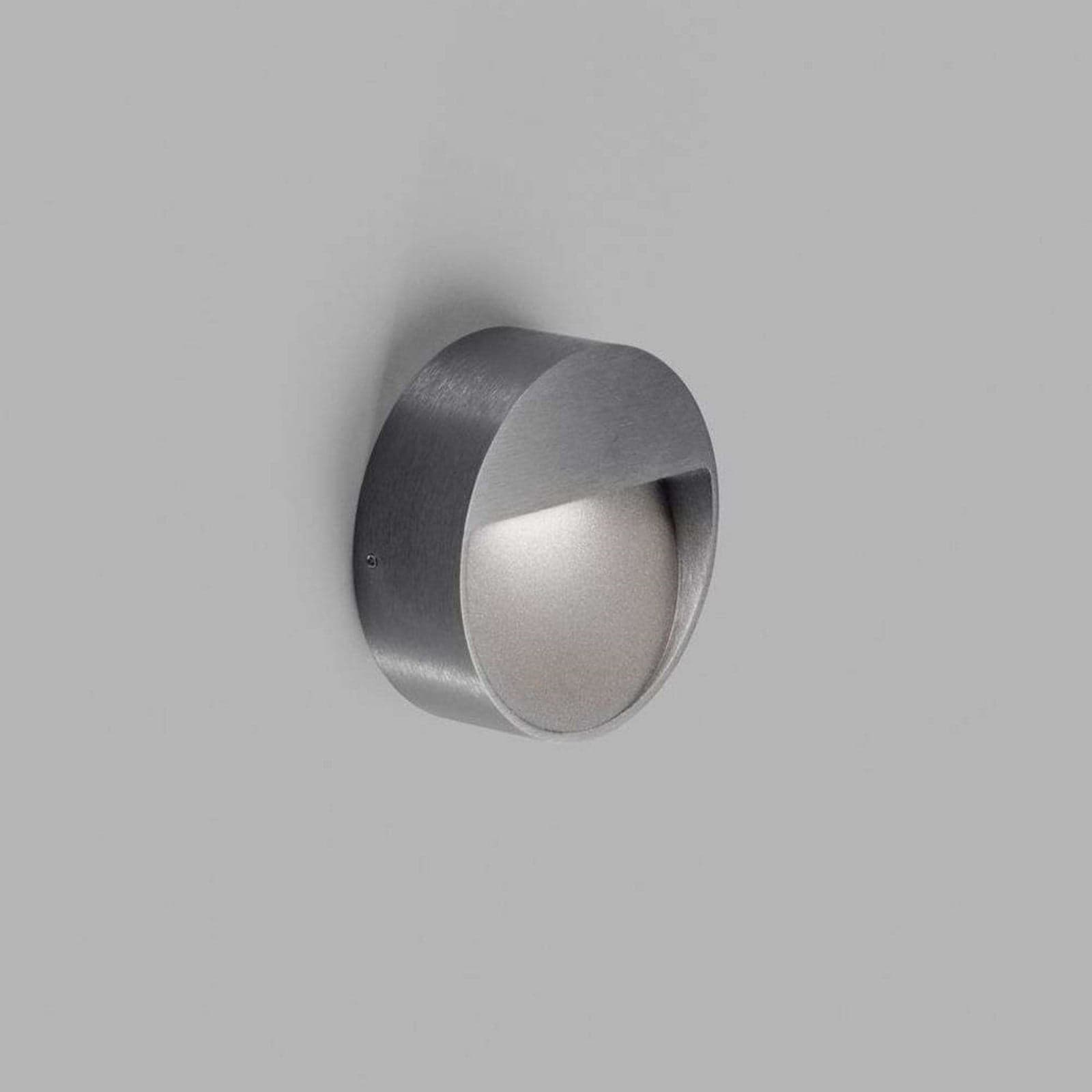 Serious 3 Vegglampe IP54 2700K Titanium - LIGHT-POINT - Terrasse - Aluminium