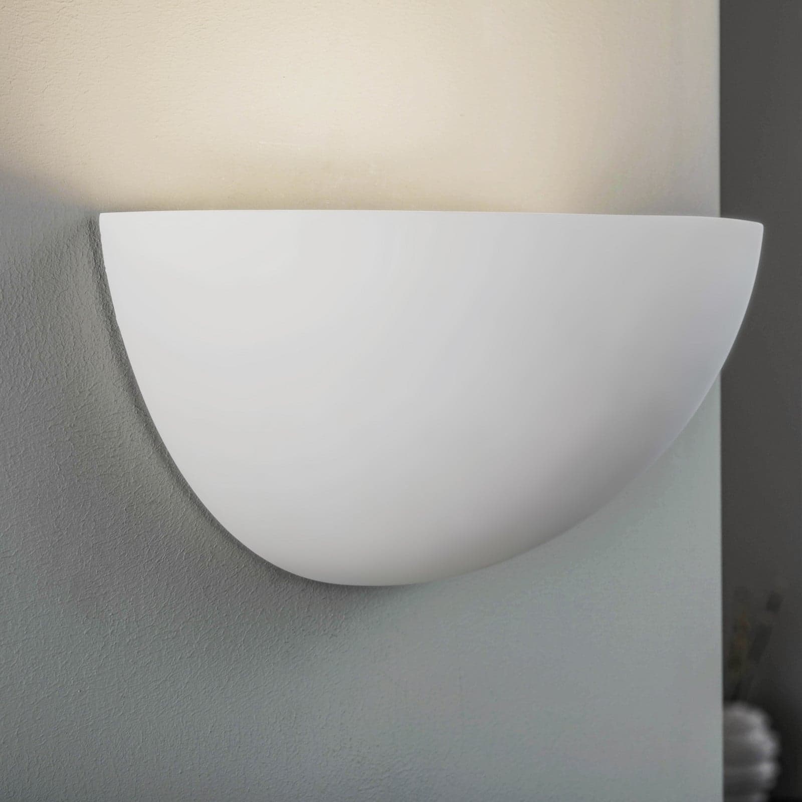 Pascali Vegglampe White - Lindby - Stue - Moderne - Gips / Leire - Plafond