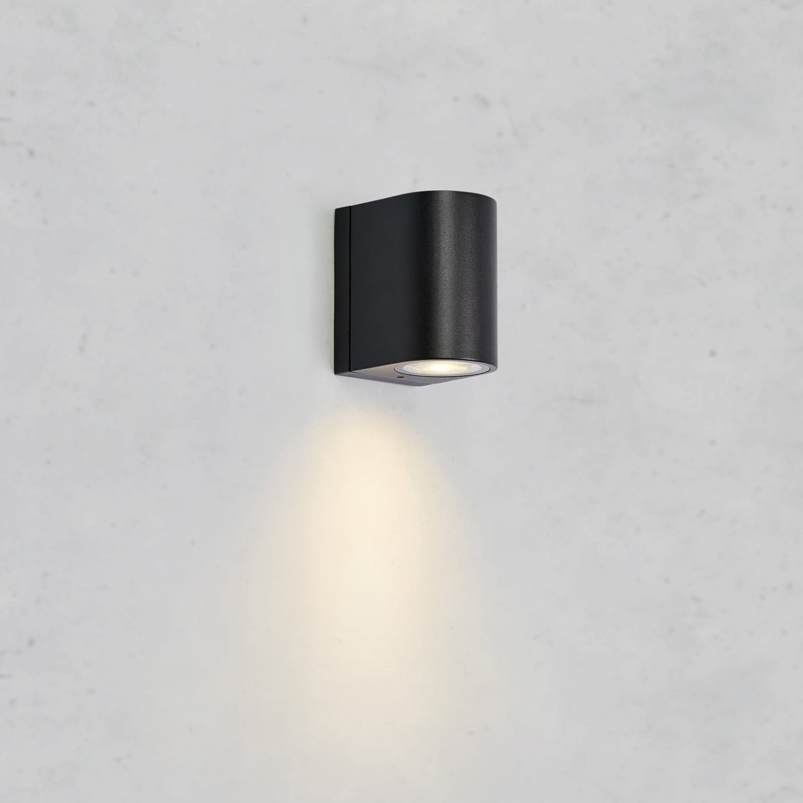 Alor utendørs LED-vegglampe, svart, 1 lyskilde, IP65, dimbar Markslöjd - Skandinavisk - Aluminium - Med en lyskilde