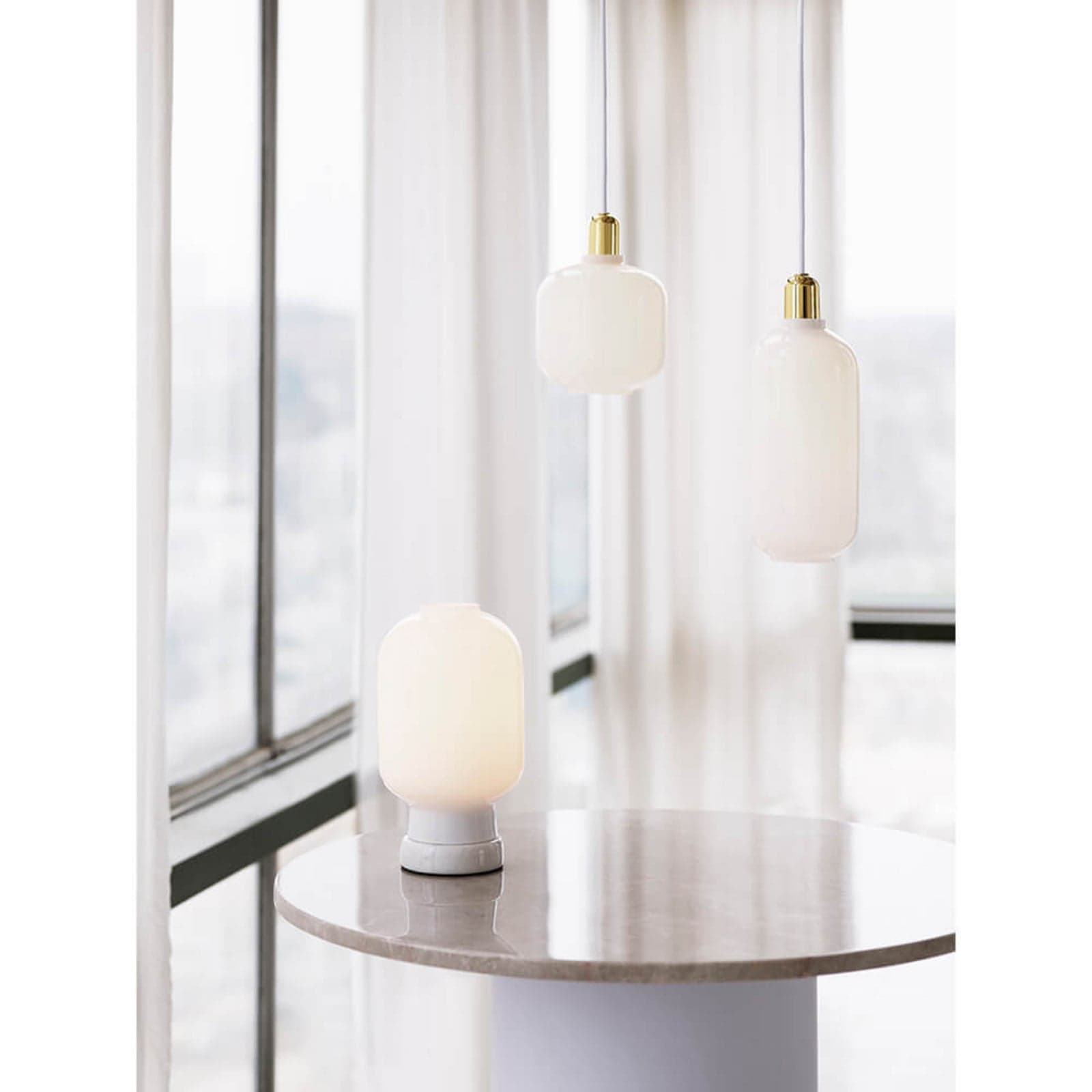 Amp Pendel Small Hvit/Messing - Normann Copenhagen - Stue - Glass