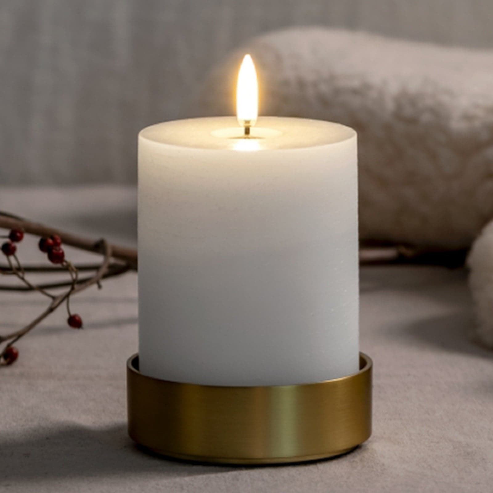 PILLAR lysestake messing Ø 8,4 cm metall - Uyuni Lighting - Stue