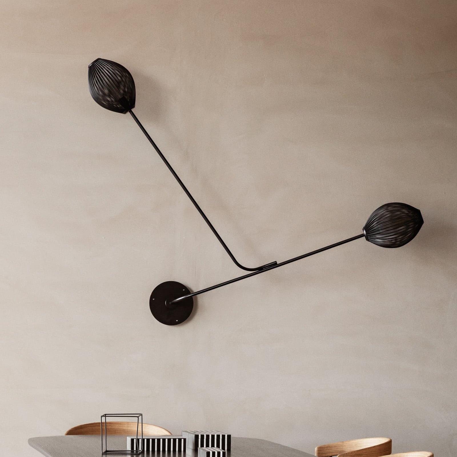 Satellite Vegglampe Soft Black - GUBI - Stue - Design - Metall - Med flere lyskilder