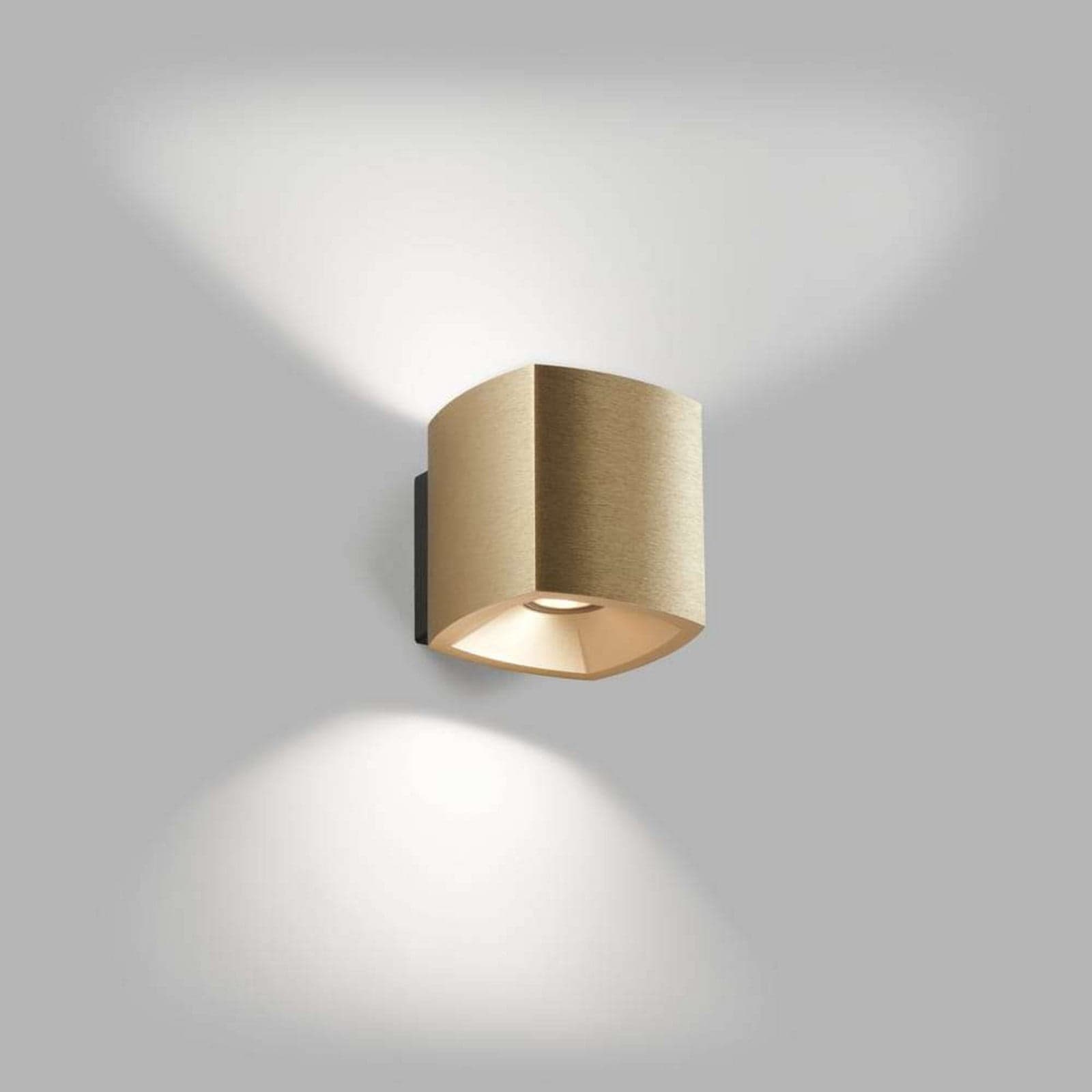 Mirage 1 Vegglampe Brass - LIGHT-POINT - Kjeller - Aluminium