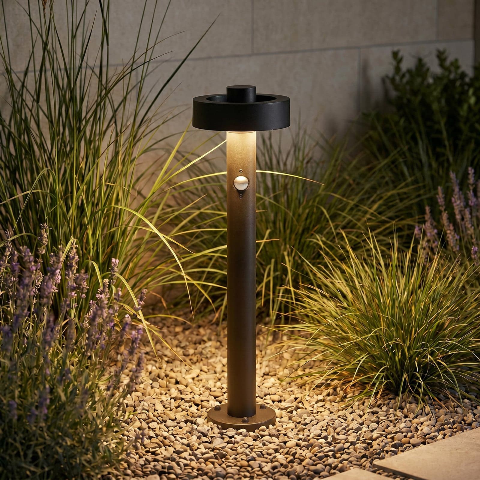 LED-gatelampe Nirella, sensor, 60 cm, svart, metall, IP65, CCT – Lucande - Moderne - Med en lyskilde