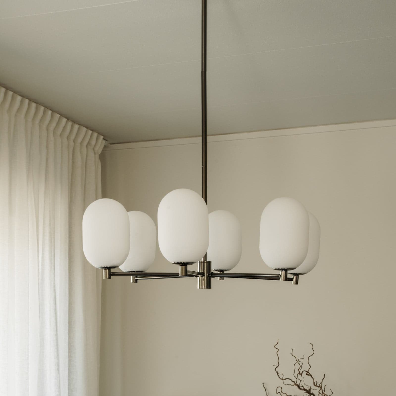 Noor hengelampe opal/svart, glass, 6 lyskilder - Watt & Veke - Stue - Moderne